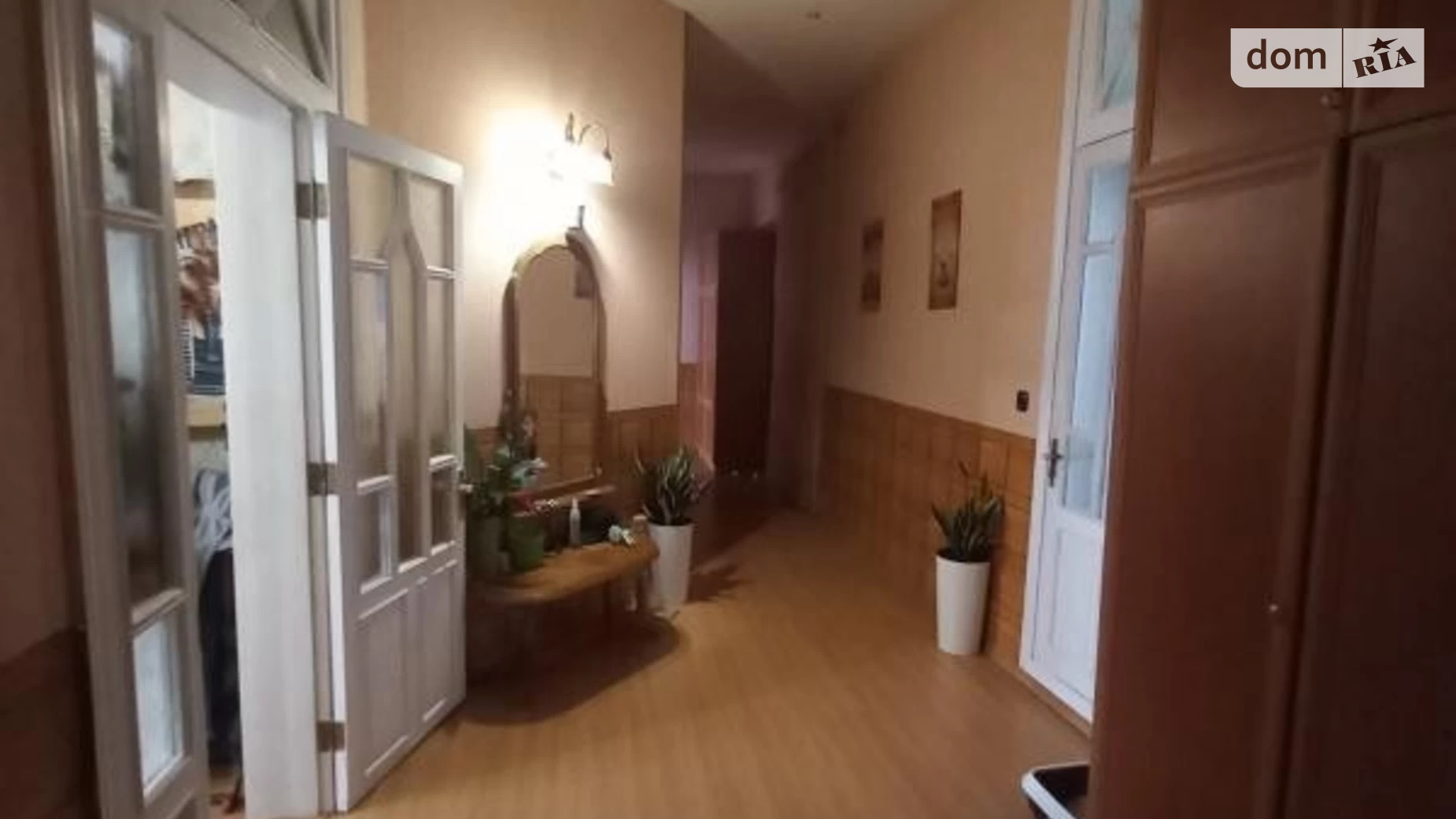 Продается 3-комнатная квартира 119 кв. м в Одессе, ул. Канатная