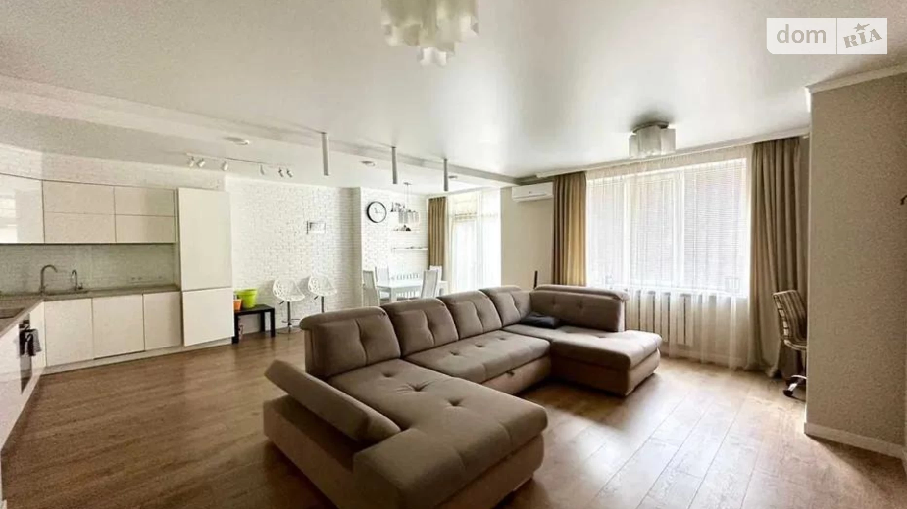Продается 3-комнатная квартира 96 кв. м в Харькове