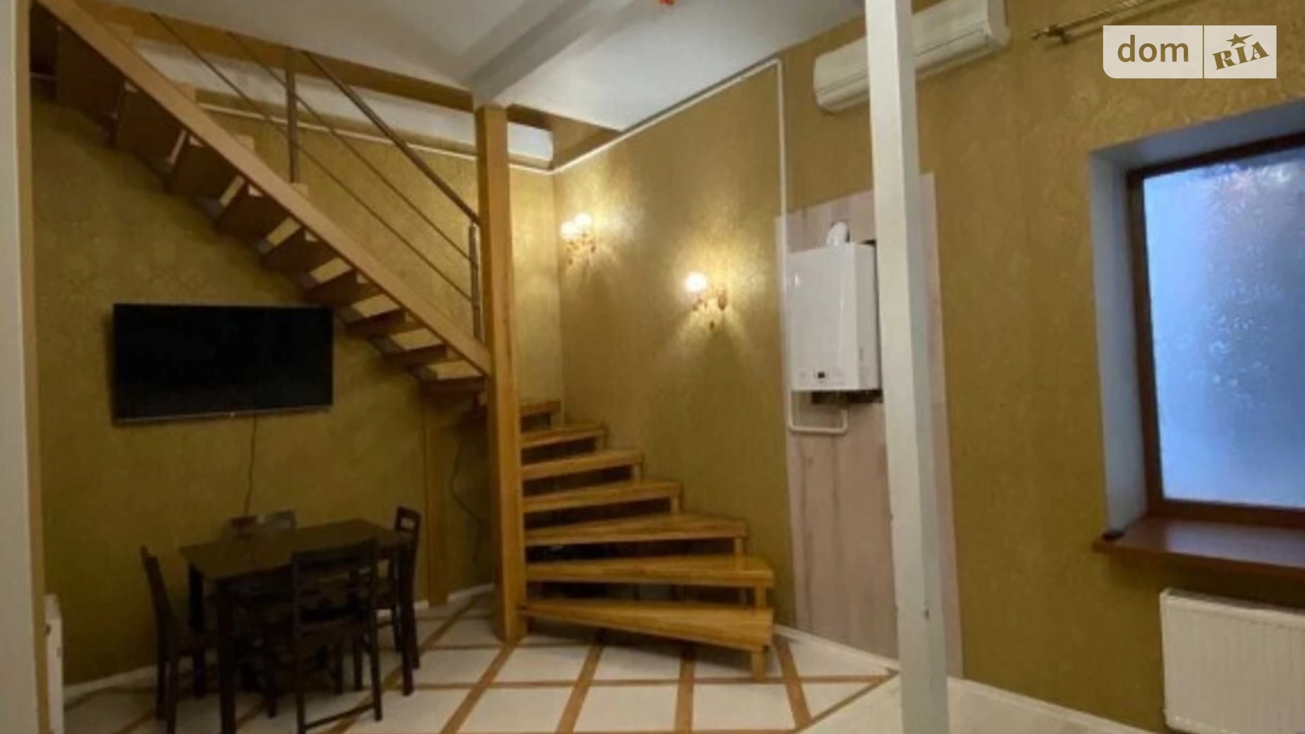 Продается 3-комнатная квартира 80 кв. м в Одессе, ул. Дерибасовская