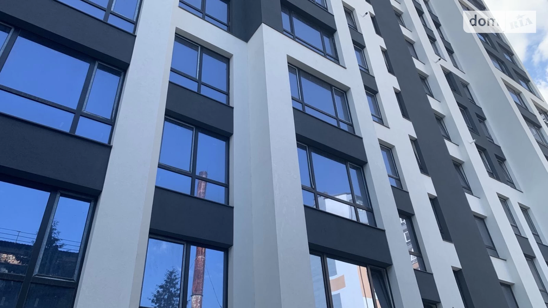 Продается 1-комнатная квартира 46 кв. м в Ивано-Франковске, ул. Коновальца Евгения, 37 - фото 2