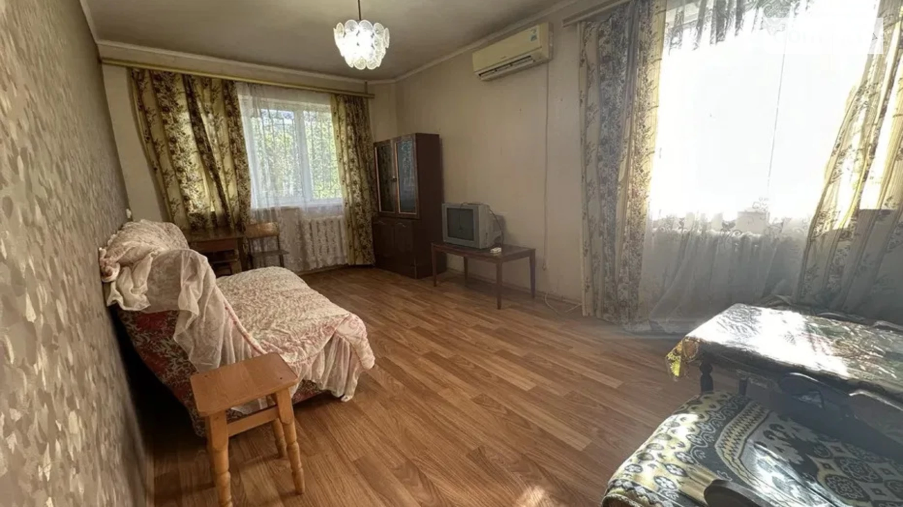 Продается 2-комнатная квартира 45 кв. м в Днепре, ул. Батумская, 56
