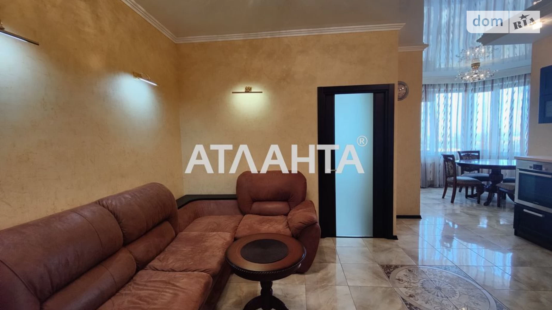 Продается 1-комнатная квартира 57 кв. м в Одессе, ул. Среднефонтанская, 19А
