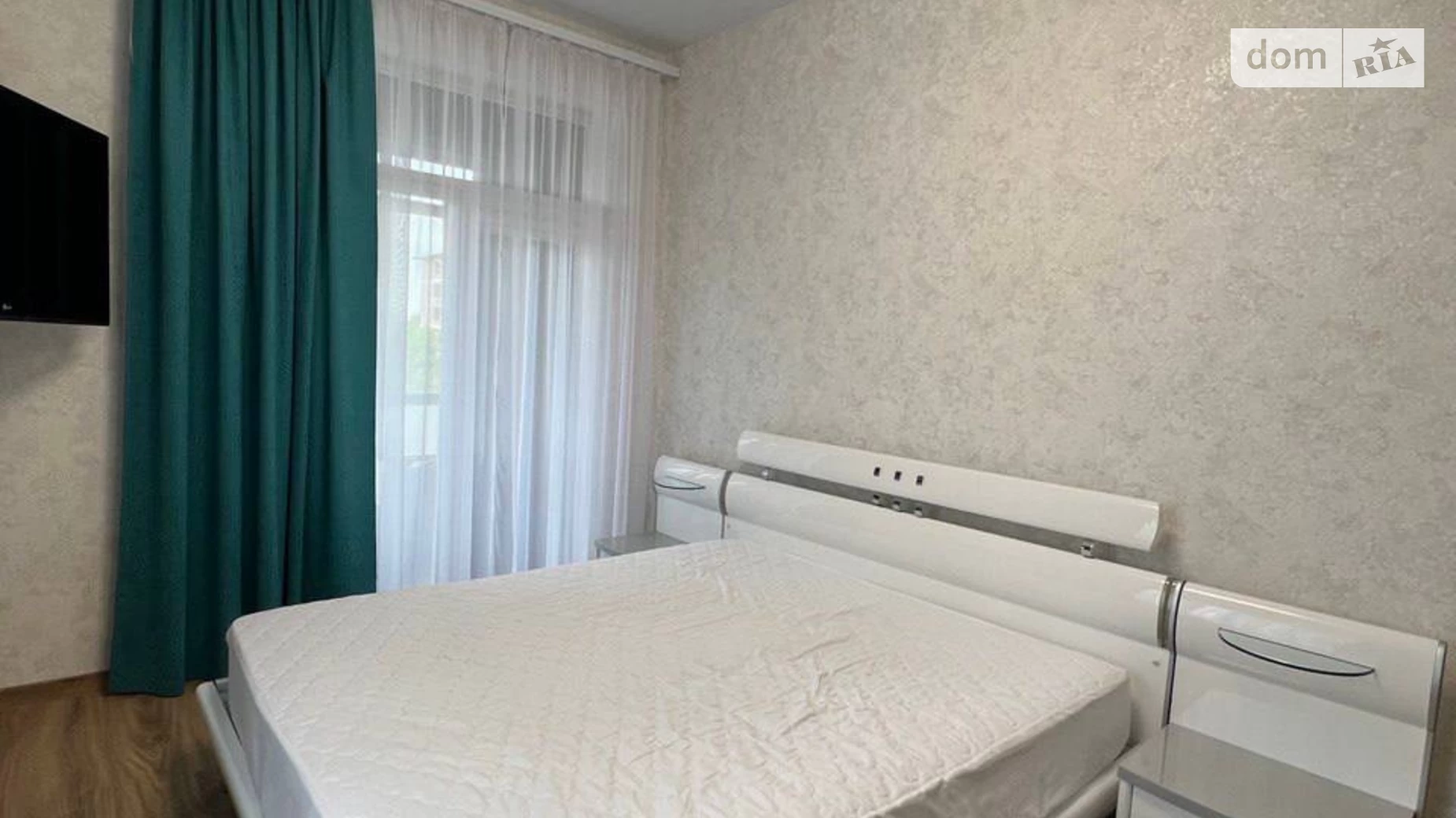 Продается 1-комнатная квартира 45 кв. м в Ровно, ул. Черновола Вячеслава
