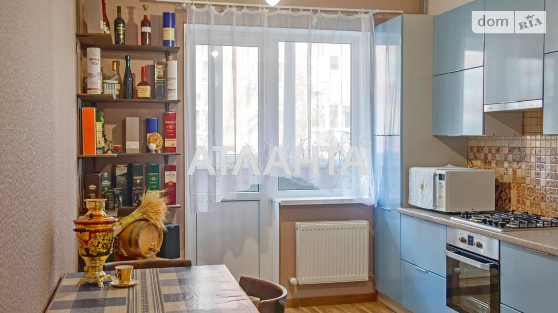 Продается 1-комнатная квартира 50.2 кв. м в Черноморске, ул. Парусная