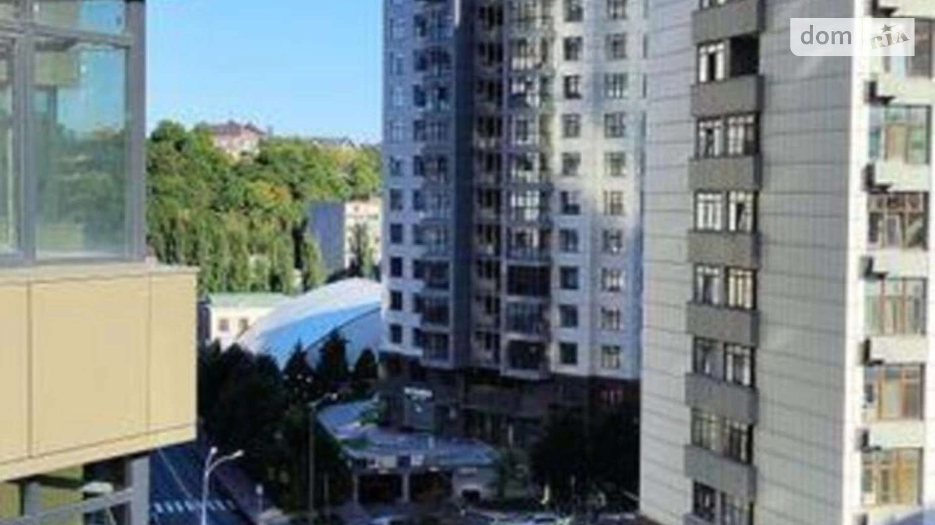 Продається 2-кімнатна квартира 64 кв. м у Києві, вул. Андрія Верхогляда(Драгомирова), 4Б