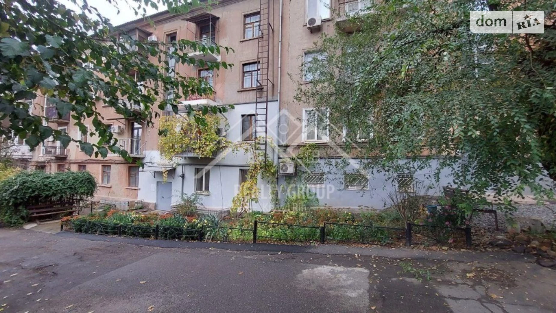 Продается 4-комнатная квартира 103 кв. м в Кривом Роге, пл. Освобождения