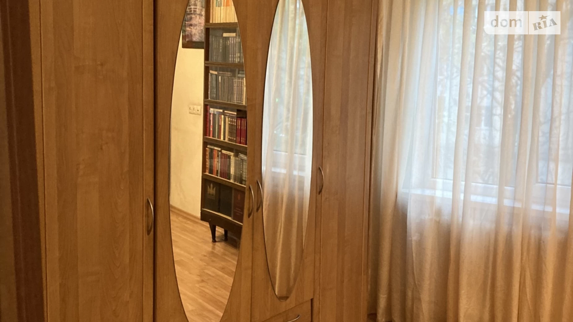 Продается 1-комнатная квартира 44 кв. м в Одессе, ул. Академика Филатова, 58