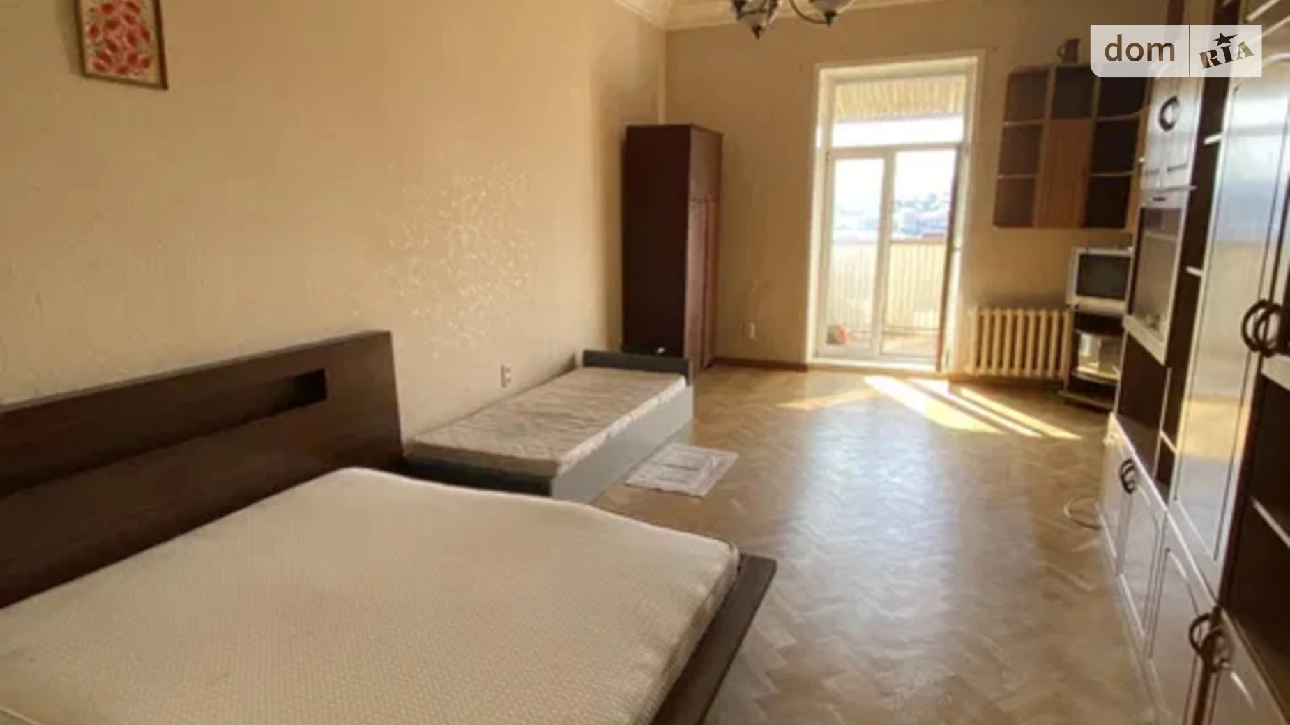 Продается 2-комнатная квартира 64 кв. м в Киеве, ул. Владимирская, 19А