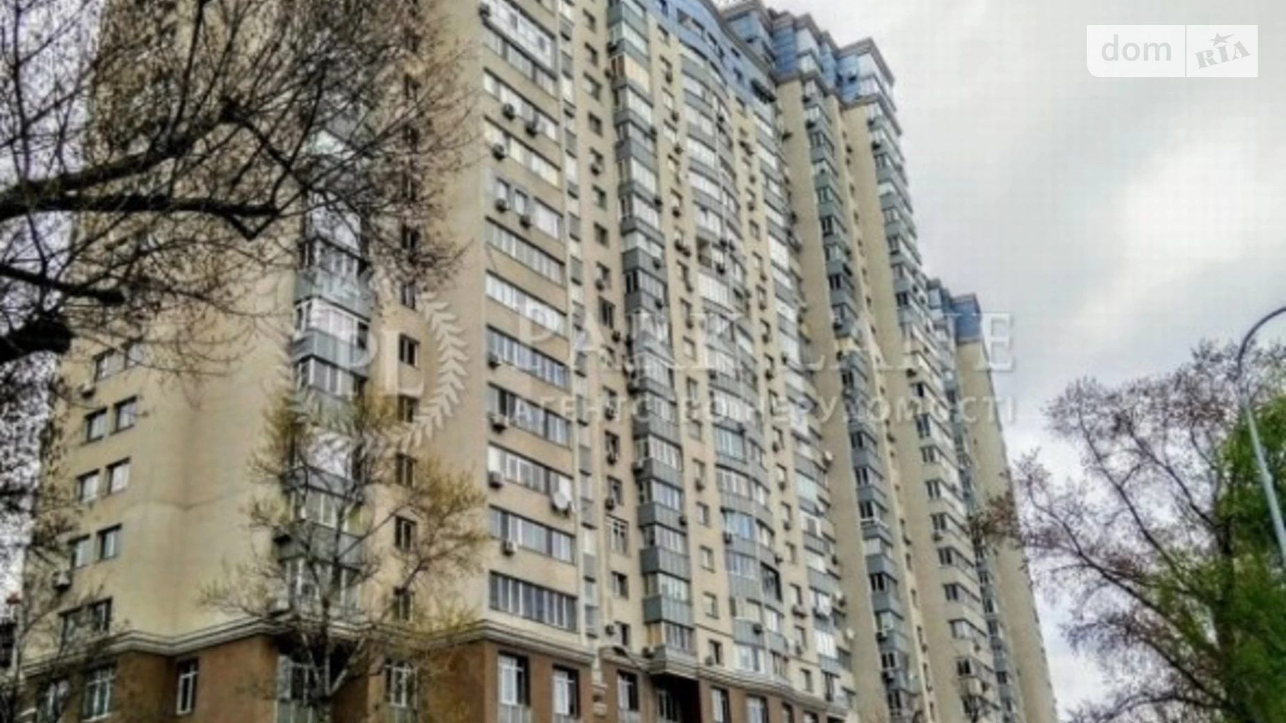 Продается 2-комнатная квартира 96 кв. м в Киеве, ул. Ованеса Туманяна, 15А