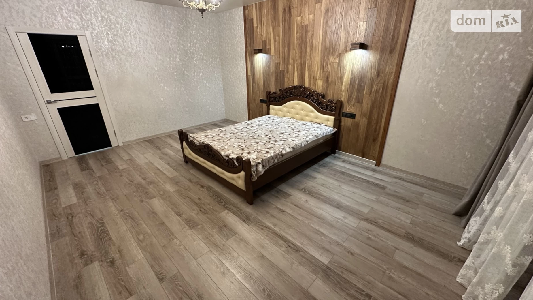 Продается 2-комнатная квартира 80 кв. м в Николаеве, ул. Лазурная