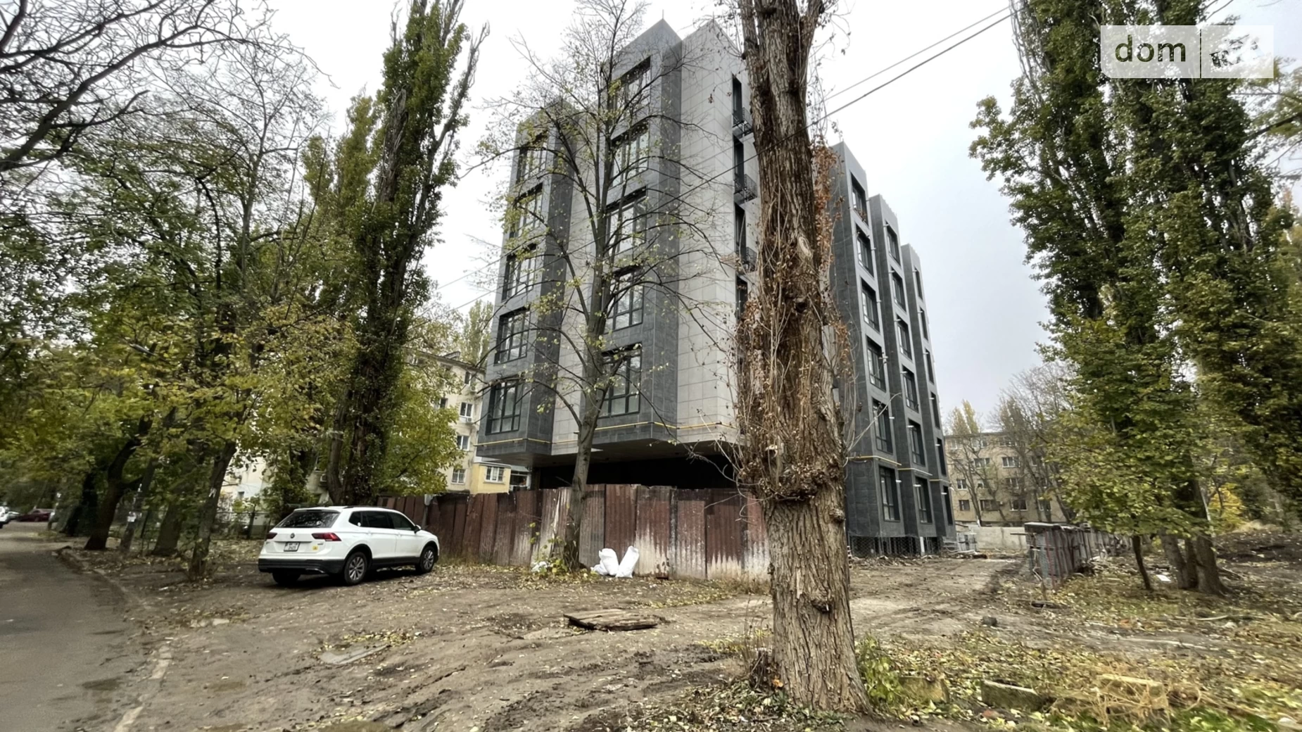 Продається 1-кімнатна квартира 43.13 кв. м у Одесі, вул. Космонавтів