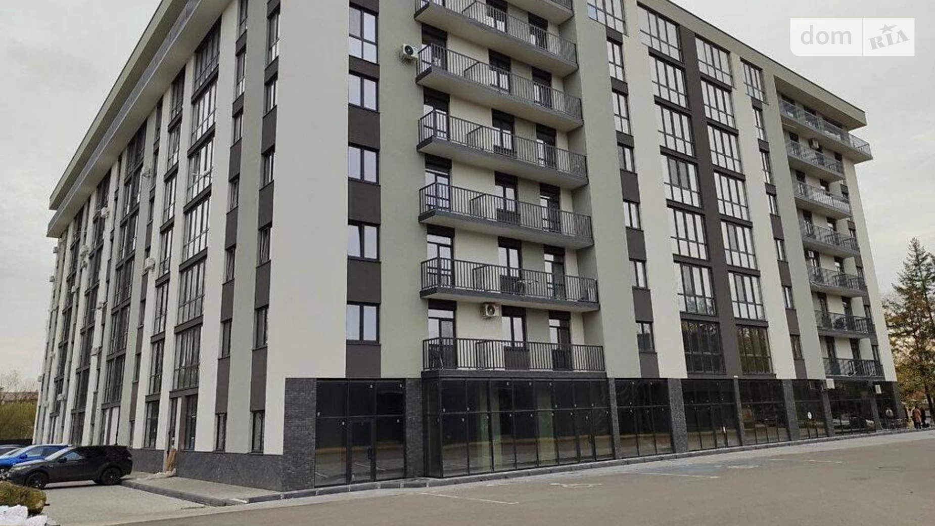 Продается 1-комнатная квартира 43 кв. м в Ужгороде