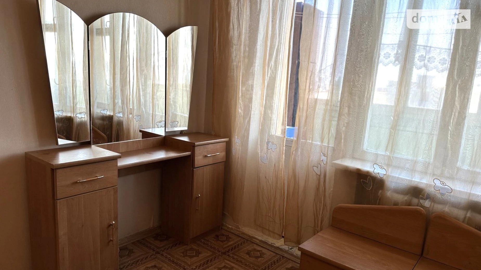 Продается 1-комнатная квартира 27 кв. м в Киеве, ул. Бориспольская, 3Б
