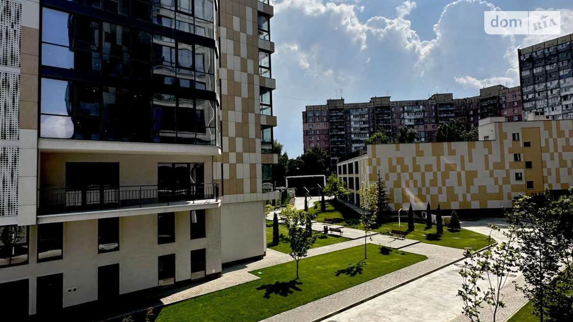 Продается 3-комнатная квартира 99 кв. м в Днепре, просп. Науки(Гагарина), 112А