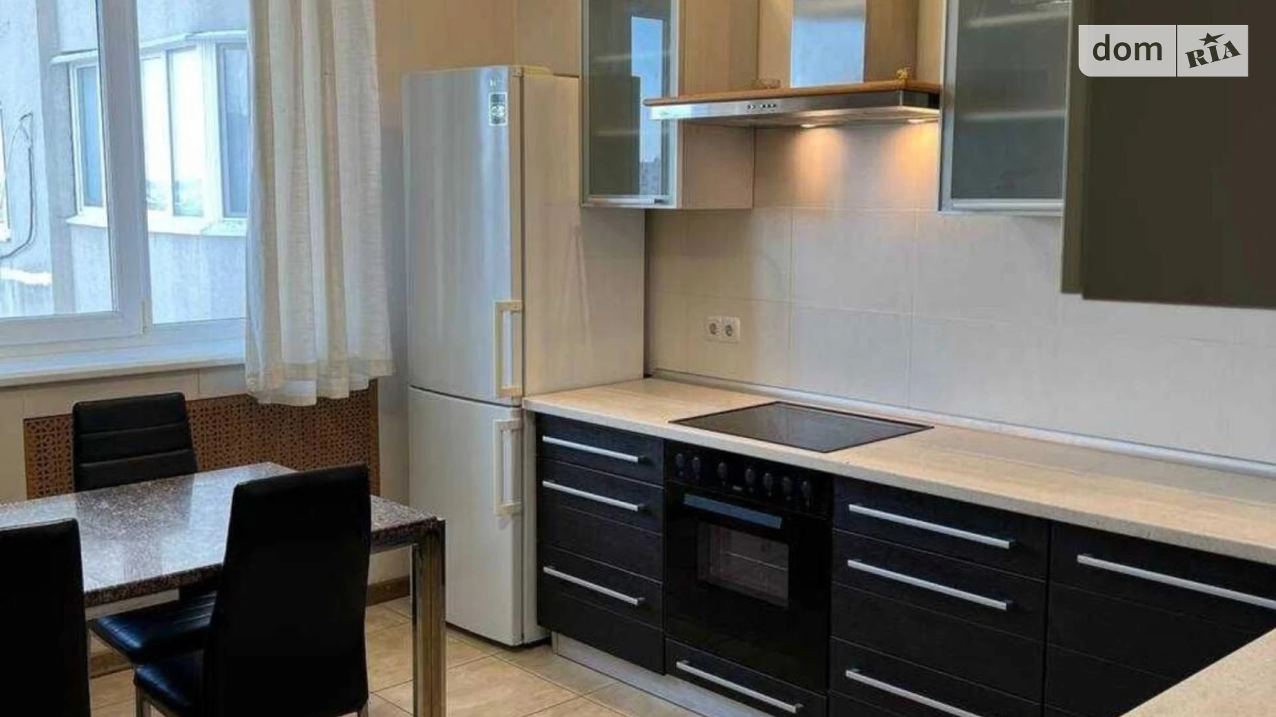 Продается 3-комнатная квартира 91 кв. м в Харькове, ул. Академика Павлова, 142Б