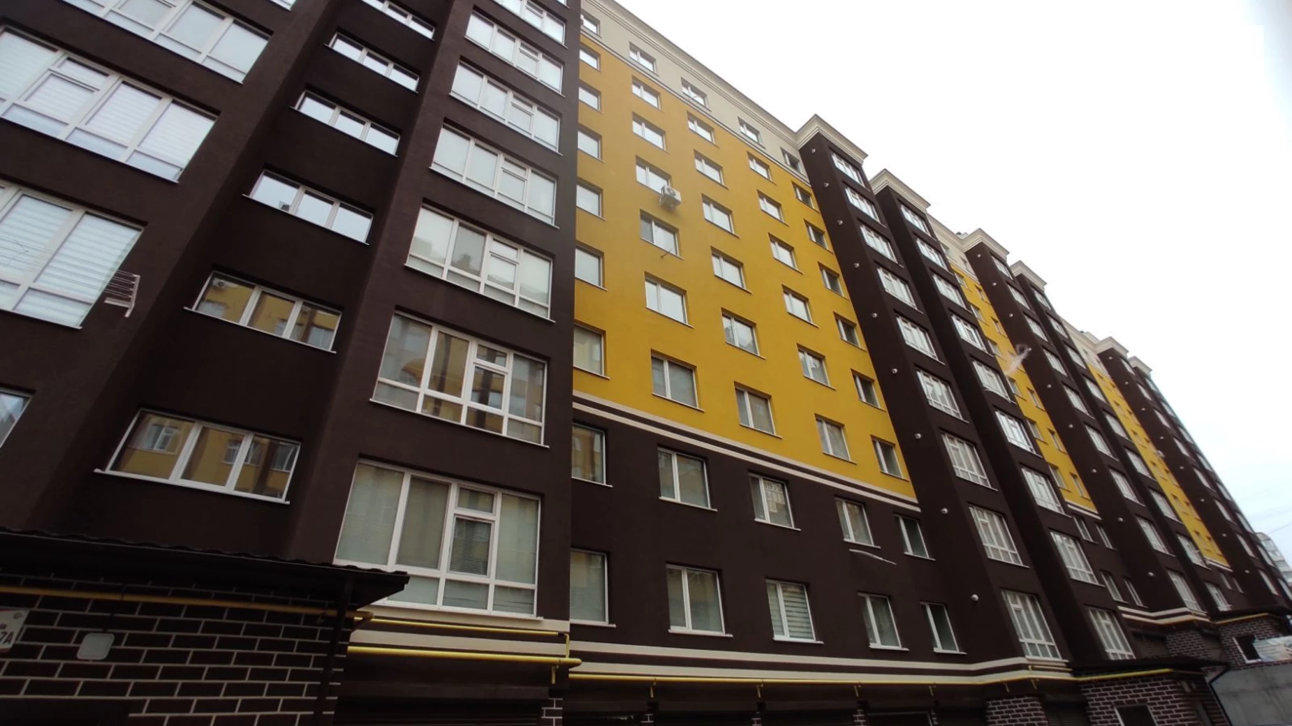 Продается 2-комнатная квартира 75.6 кв. м в Хмельницком, ул. Кармелюка