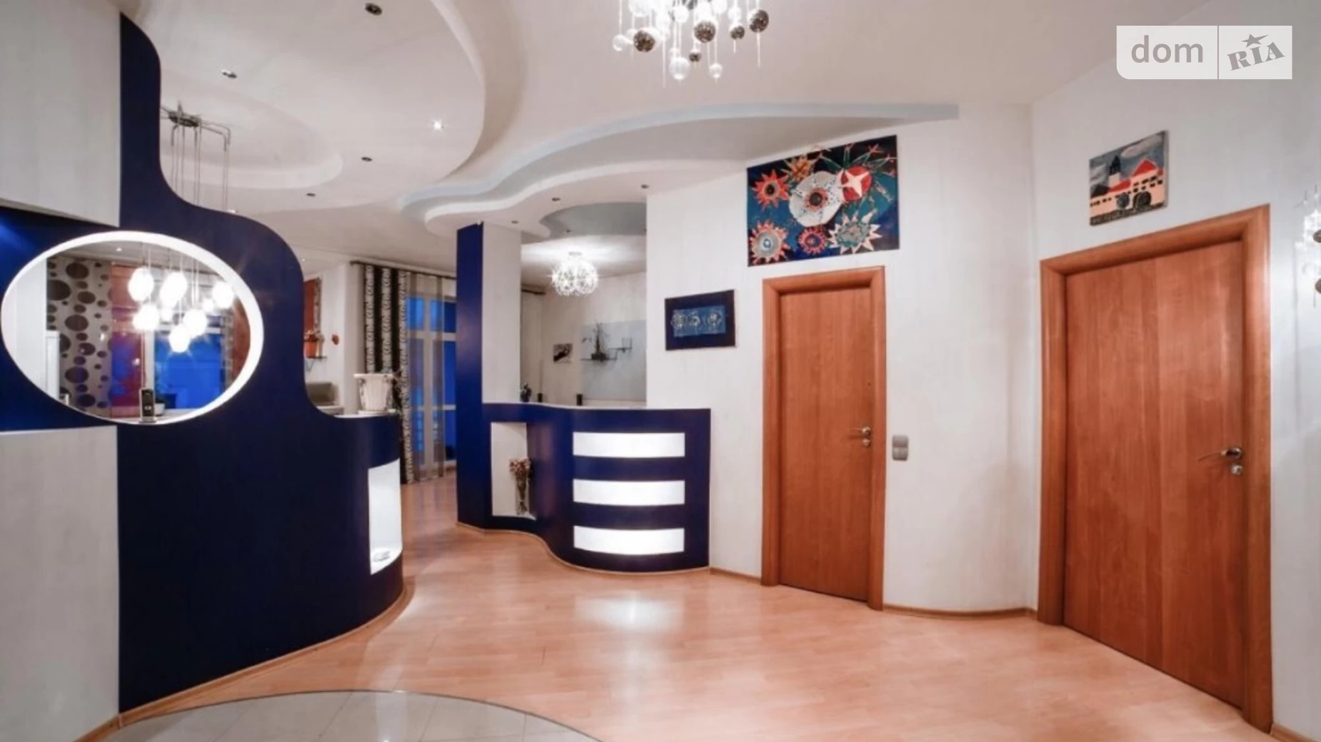 Продається 3-кімнатна квартира 96 кв. м у Львові