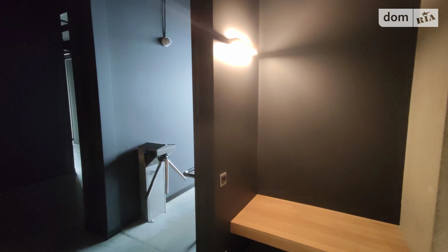 Сдается в аренду офис 854.5 кв. м в бизнес-центре, цена: 6409 $ - фото 4