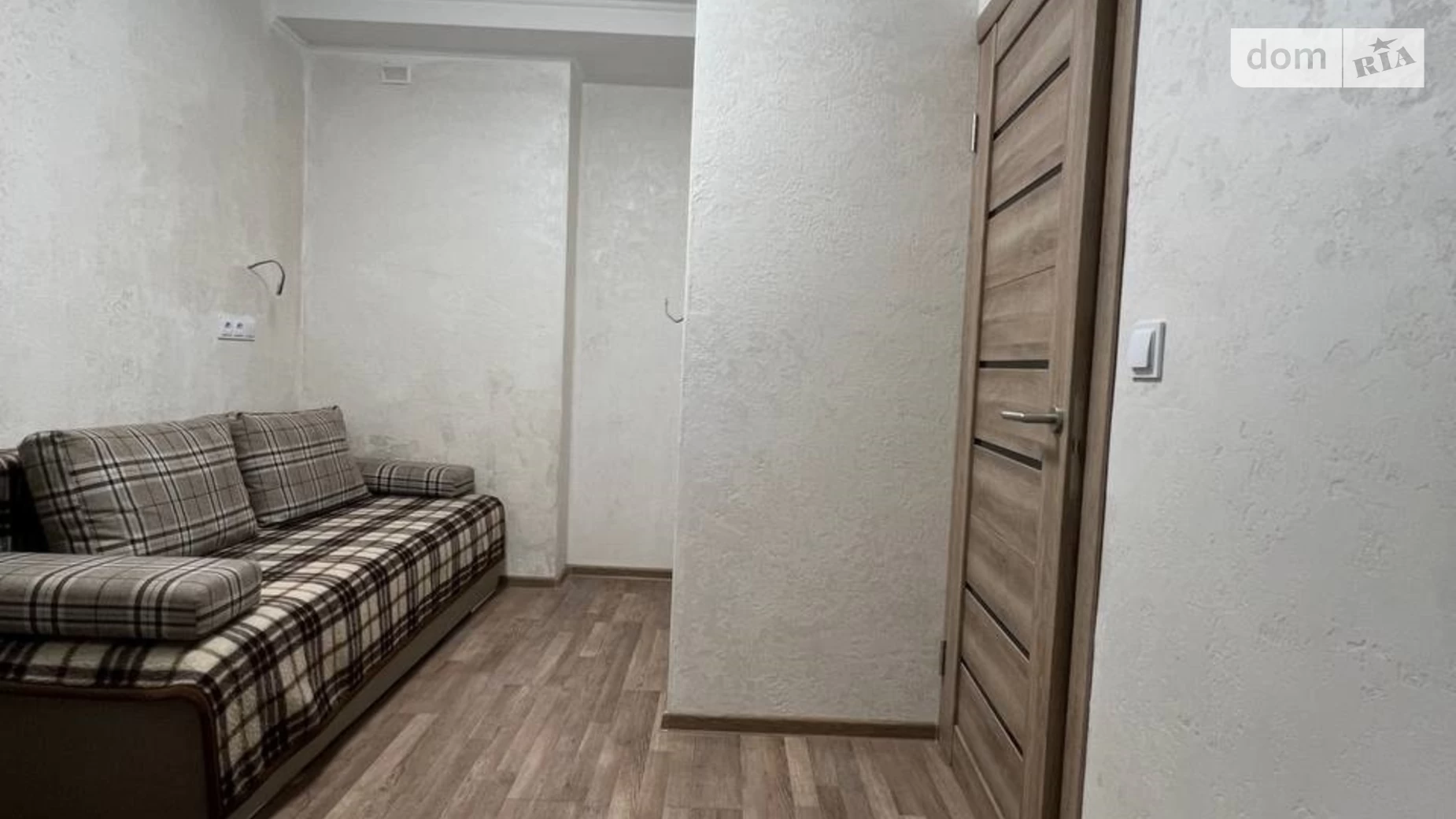 Продается 1-комнатная квартира 39.1 кв. м в Броварах, ул. Симоненко, 105