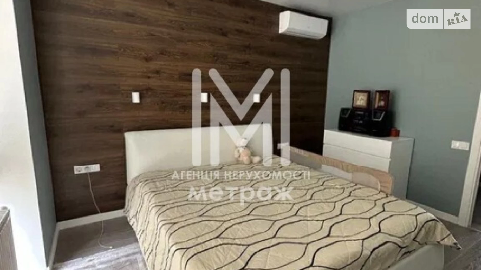 Продается 3-комнатная квартира 78 кв. м в Чайках, ул. Валерия Лобановского, 1-36