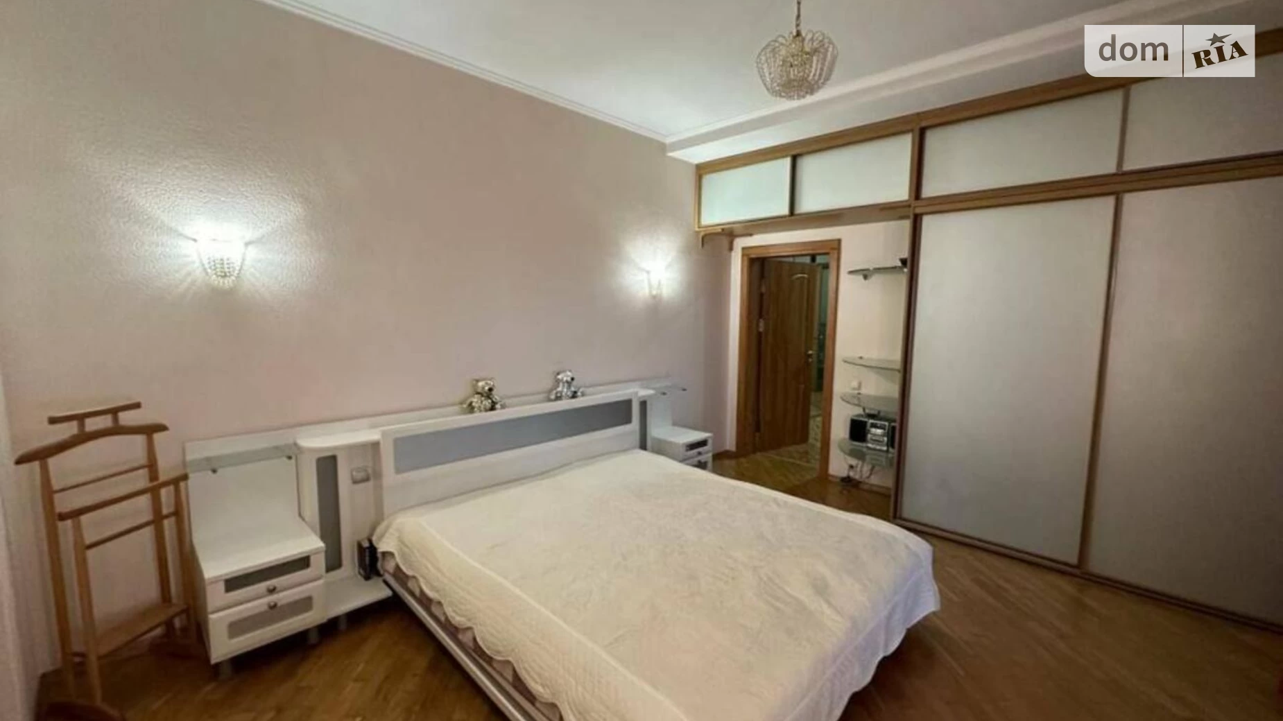 Продается 2-комнатная квартира 110 кв. м в Киеве, ул. Коновальца Евгения, 36В - фото 2