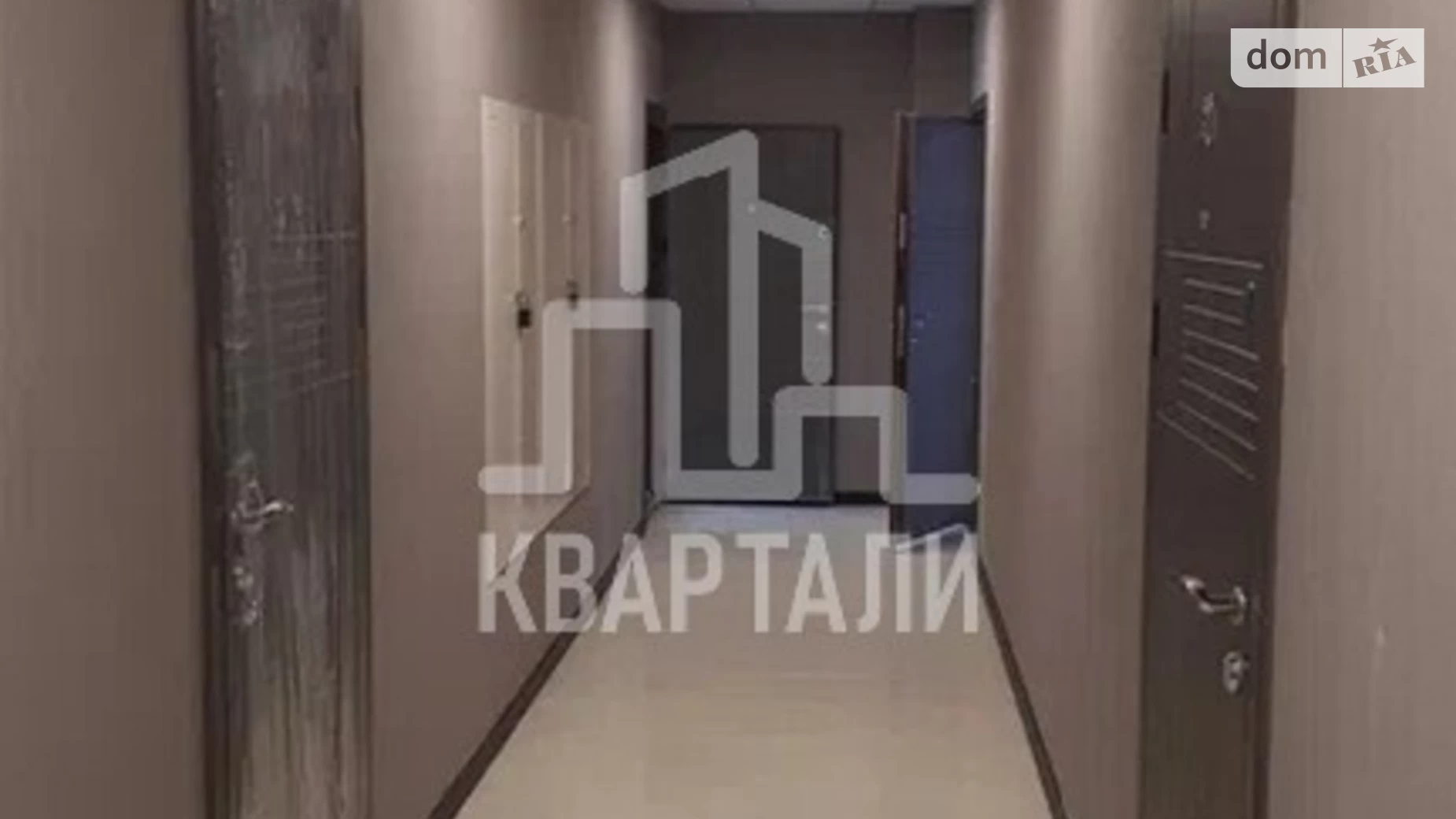 Продается 1-комнатная квартира 52 кв. м в Киеве, просп. Любомира Гузара, 15