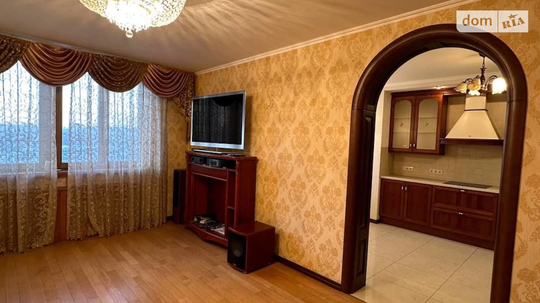 Продается 3-комнатная квартира 142 кв. м в Киеве, ул. Княжий Затон, 21