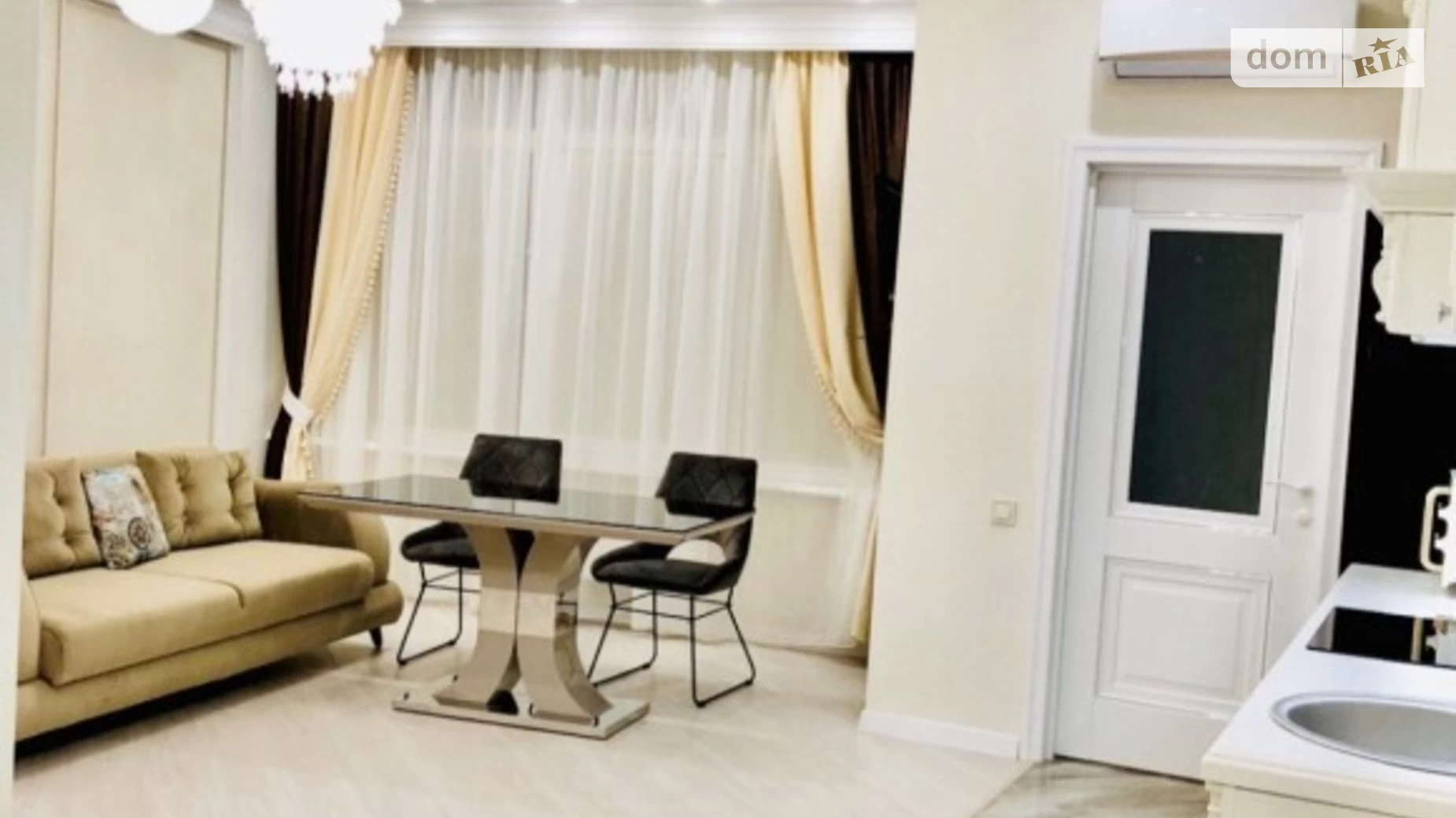 Продается 1-комнатная квартира 48 кв. м в Одессе, ул. Каманина