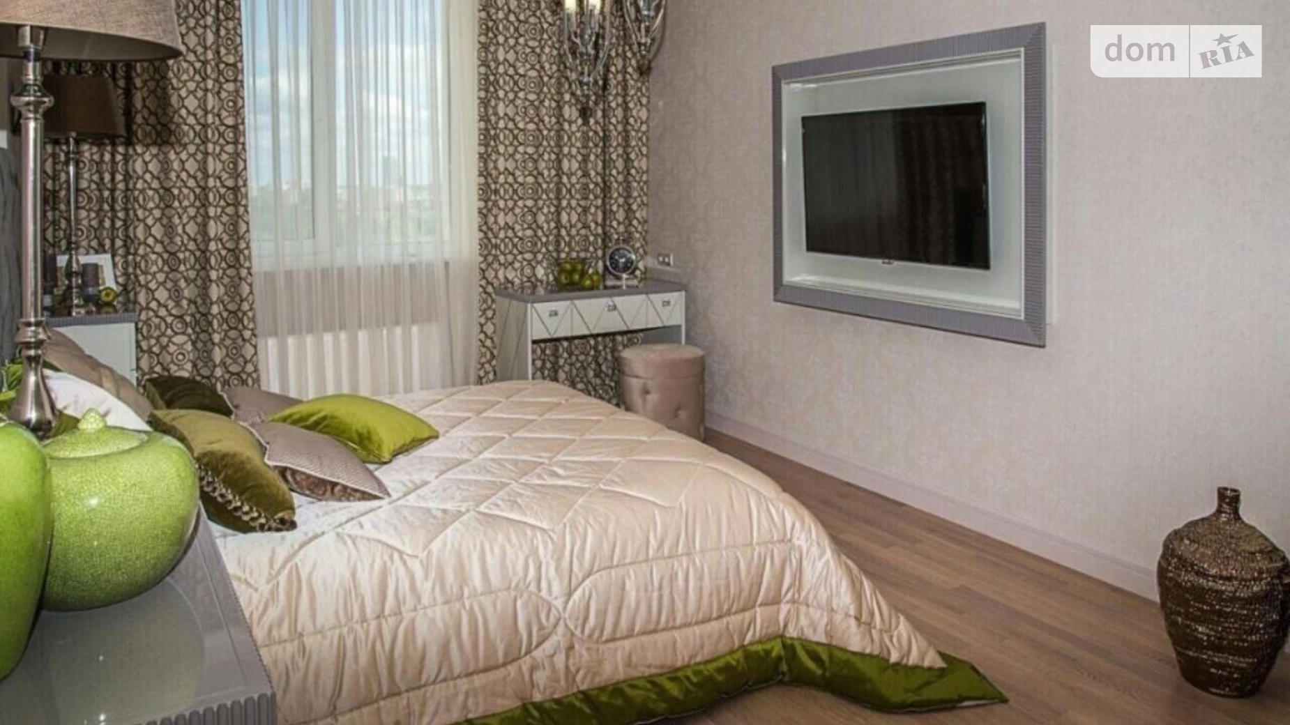 Продается 1-комнатная квартира 60 кв. м в Киеве, ул. Василия Симоненко, 5А