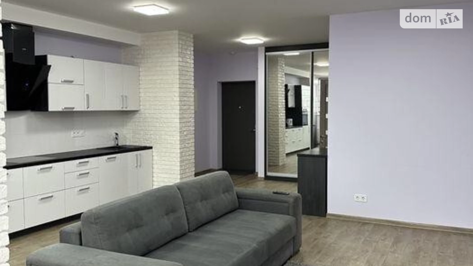 Продается 1-комнатная квартира 51 кв. м в Киеве, ул. Драгоманова, 2Б