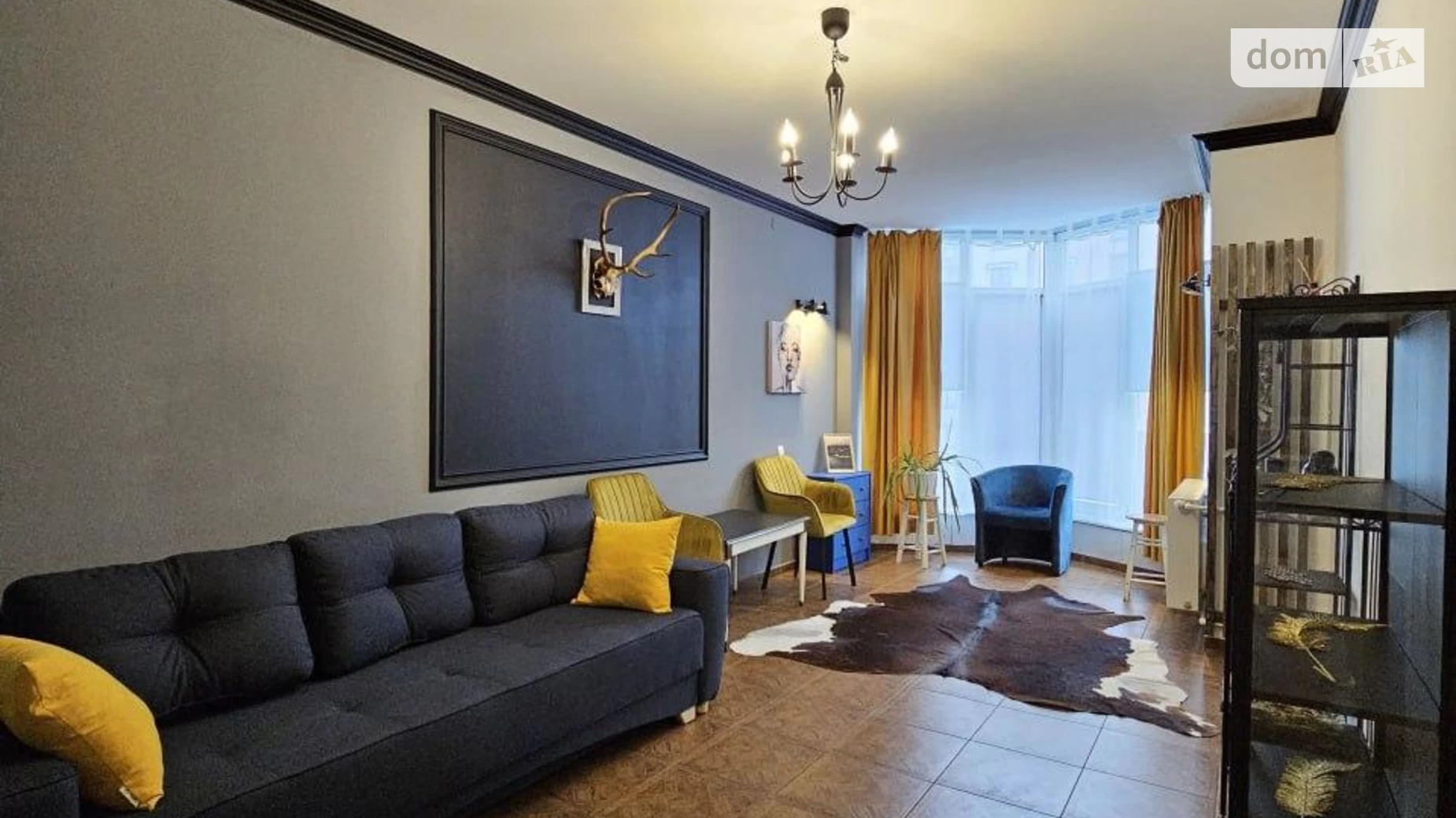 Продается 1-комнатная квартира 43 кв. м в Ивано-Франковске, ул. Бельведерська