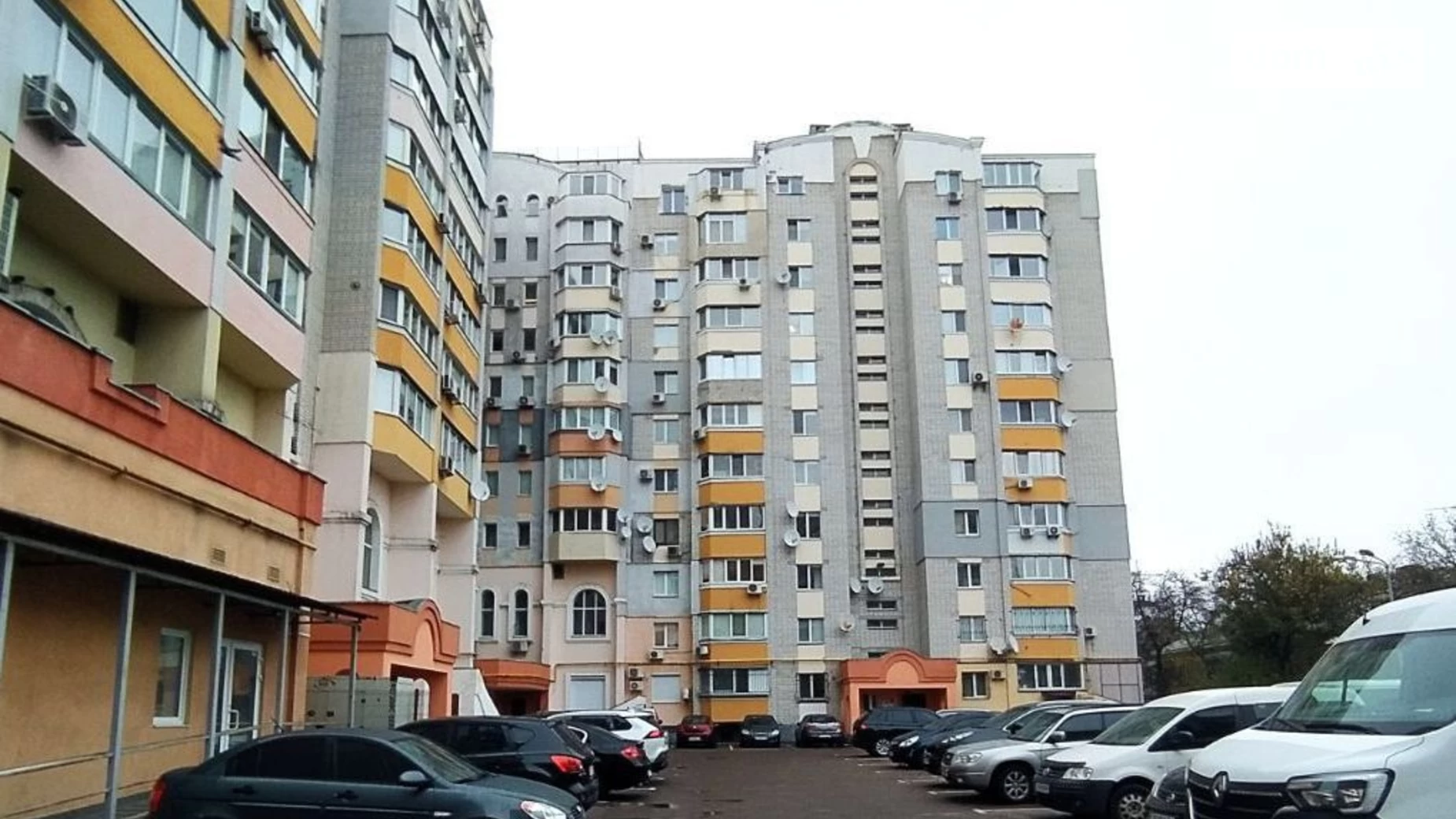 Продається 3-кімнатна квартира 113 кв. м у Черкасах, вул. Грушевського Михайла