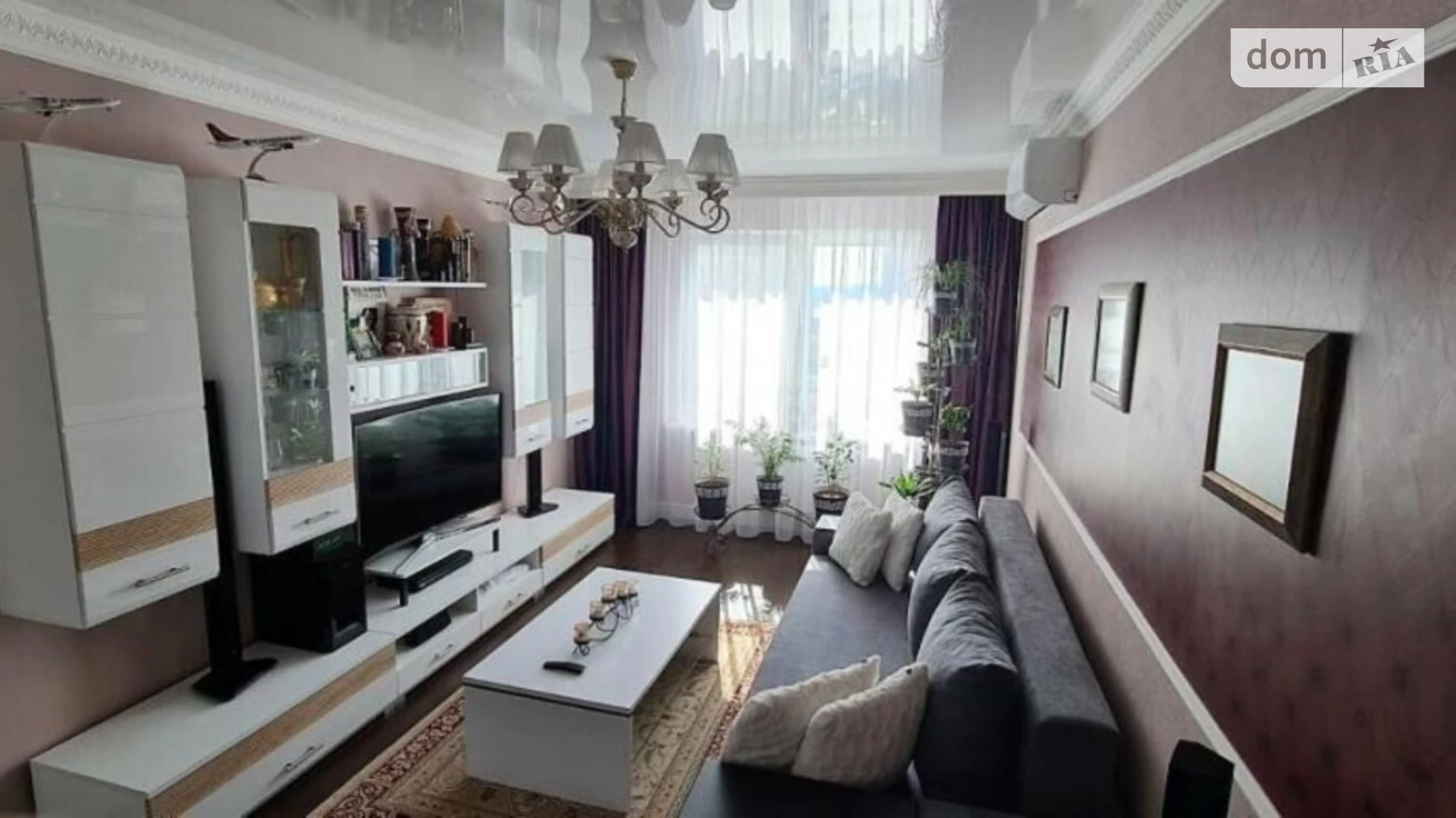 Продается 2-комнатная квартира 67 кв. м в Киеве, ул. Чавдар Елизаветы, 34