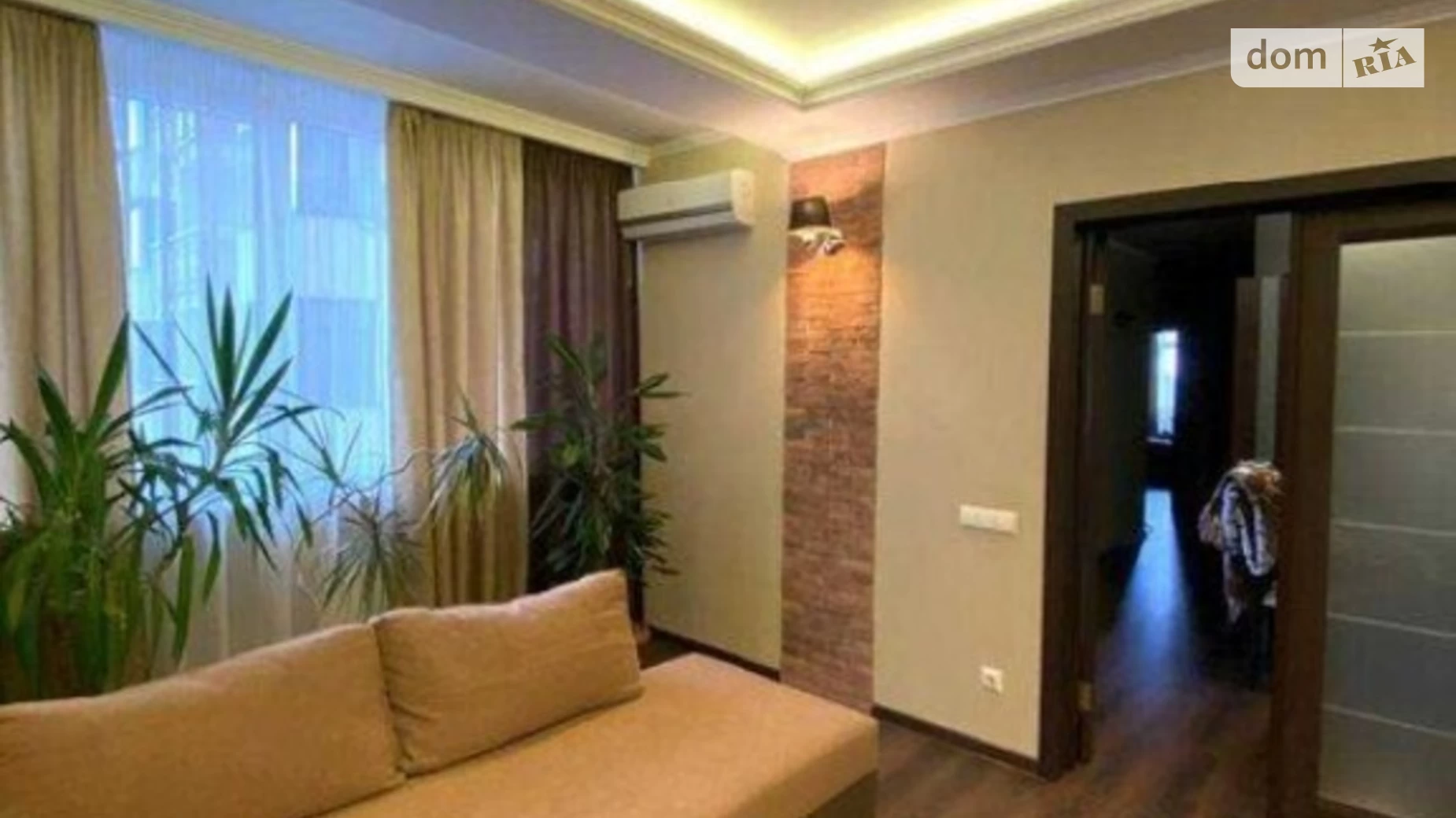 Продается 3-комнатная квартира 105 кв. м в Киеве, ул. Ломоносова, 73-79