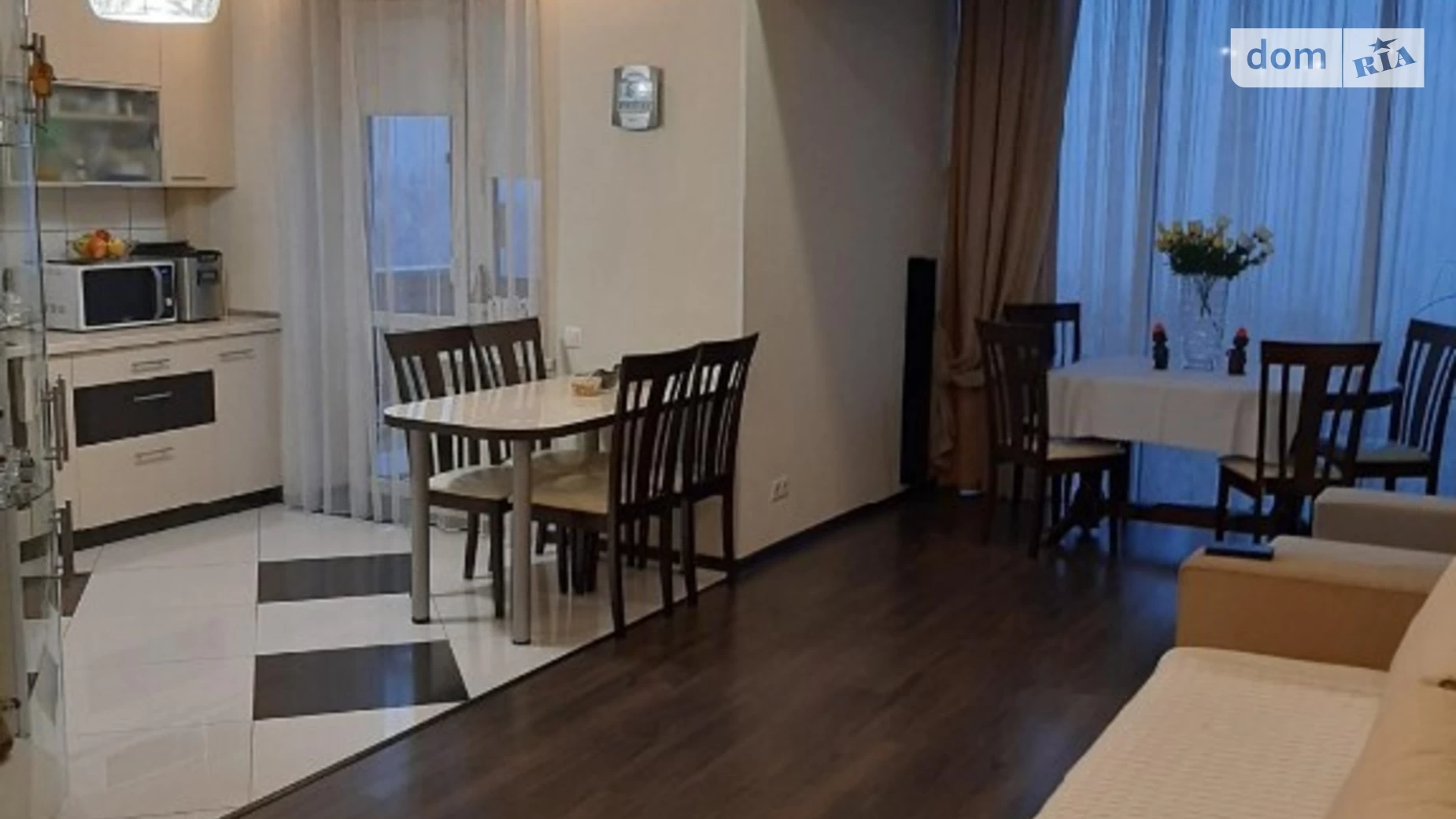 Продается 3-комнатная квартира 82 кв. м в Одессе, ул. Вишневая