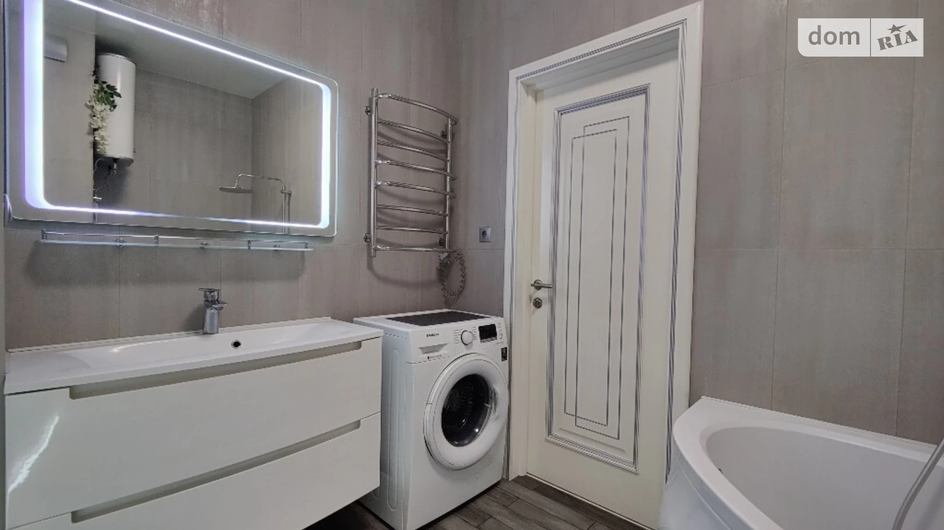 Продается 1-комнатная квартира 45 кв. м в Одессе, ул. Генуэзская