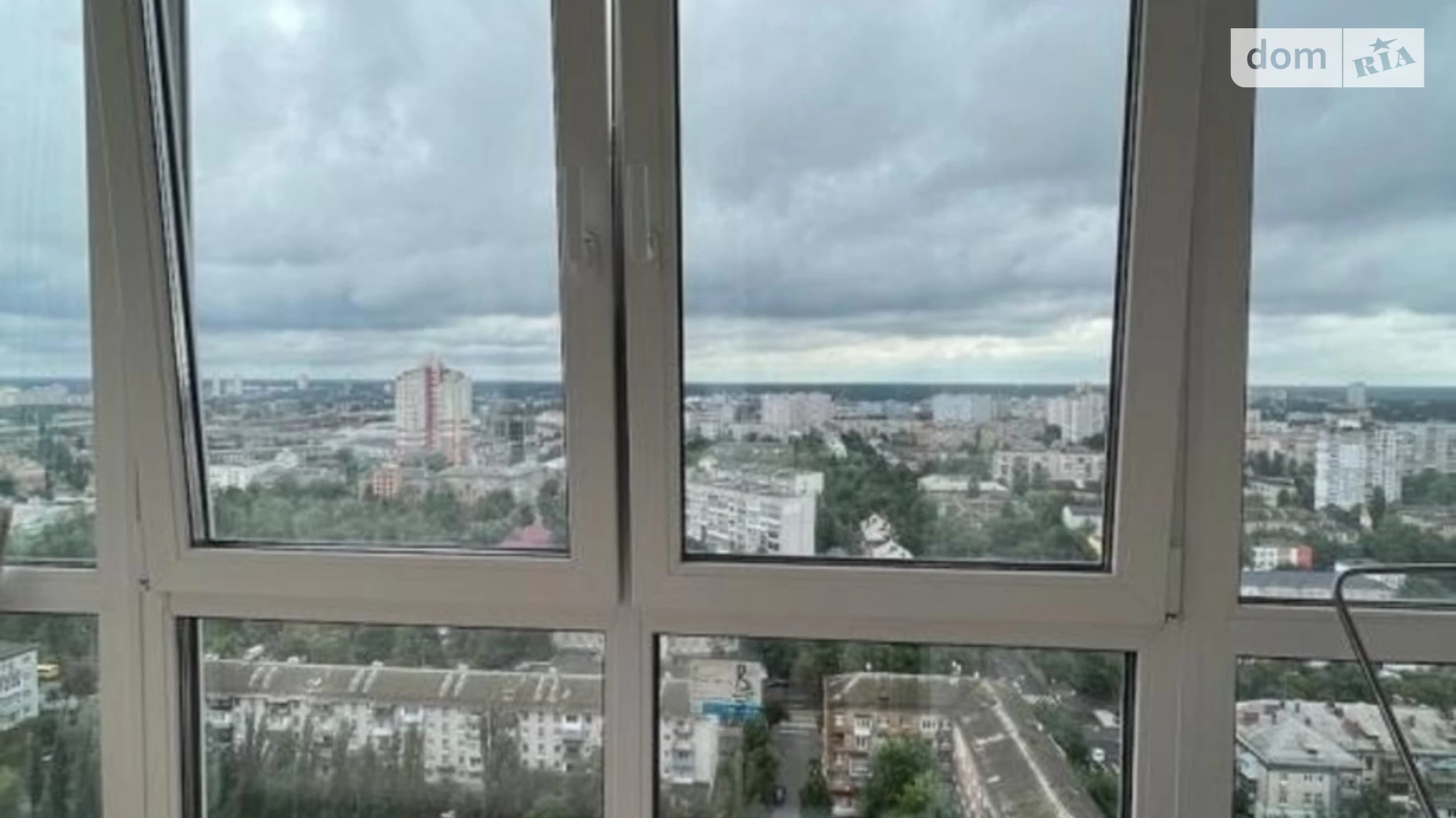 Продается 3-комнатная квартира 90 кв. м в Киеве, ул. Юрия Пасхалина(Ильича), 17