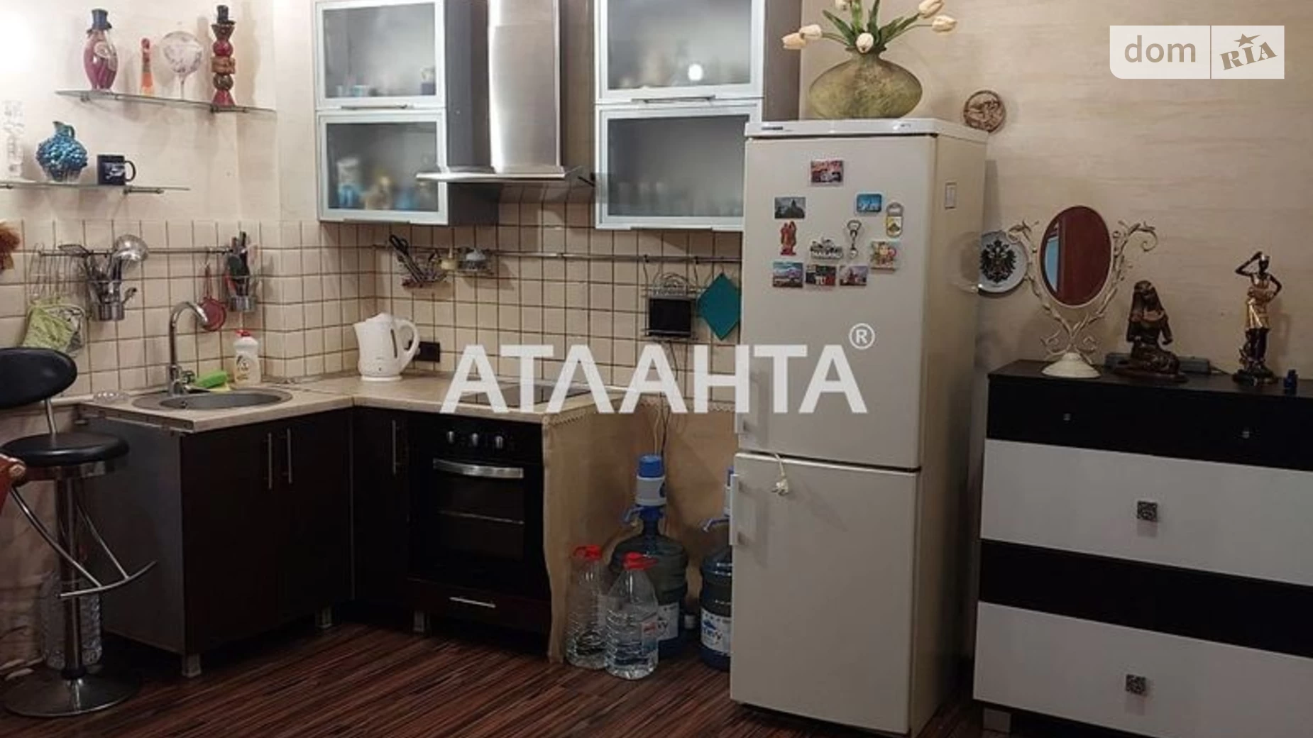Продается 2-комнатная квартира 68 кв. м в Одессе, ул. Троицкая