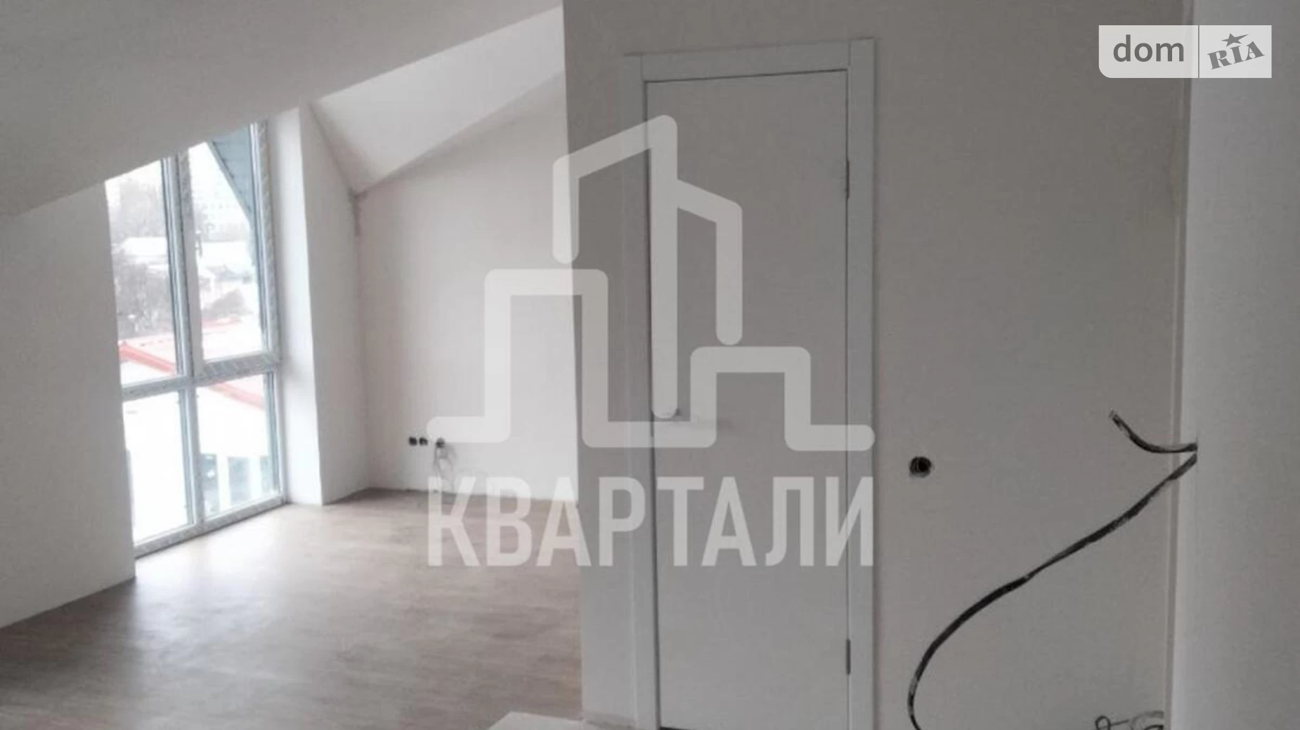 Продается 1-комнатная квартира 32 кв. м в Киеве, ул. Лесорубная, 4