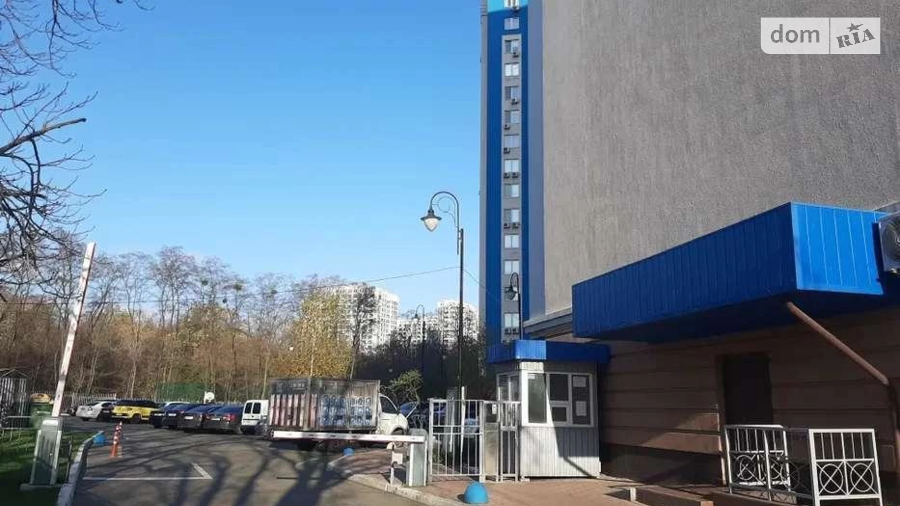 Продається 3-кімнатна квартира 100 кв. м у Києві, вул. Авiаконструктора Iгоря Сiкорського(Танкова), 1