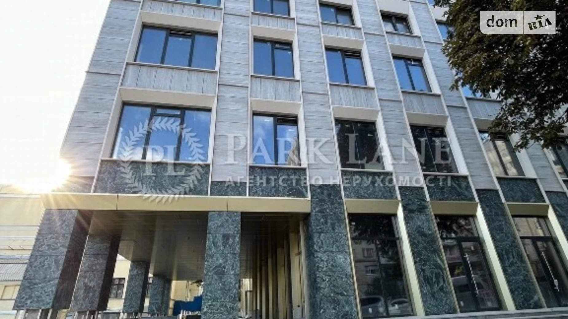 Продается 3-комнатная квартира 86 кв. м в Киеве, ул. Владимирская, 86А