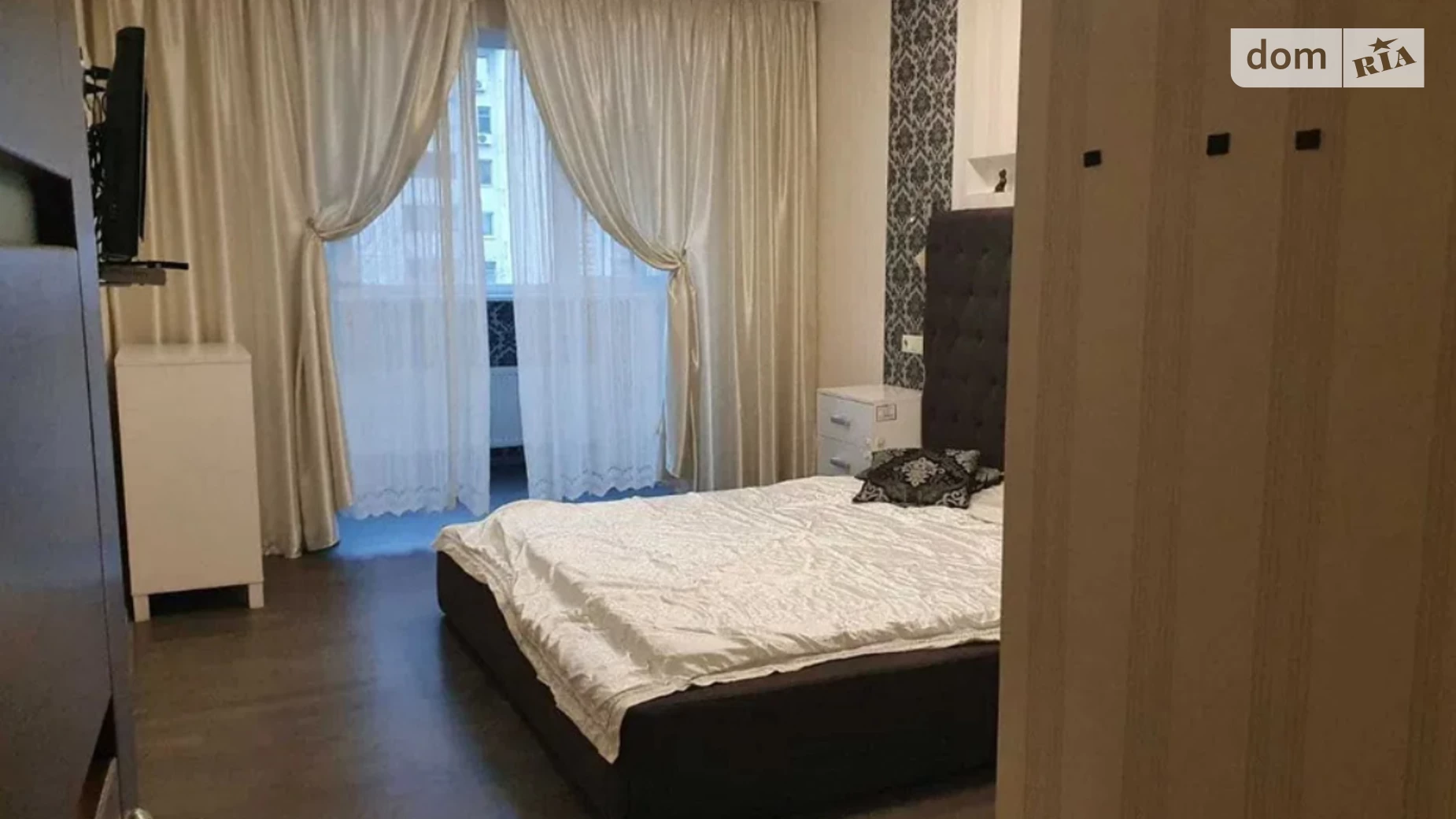 Продается 2-комнатная квартира 86 кв. м в Одессе, ул. Академика Королева, 50А - фото 2