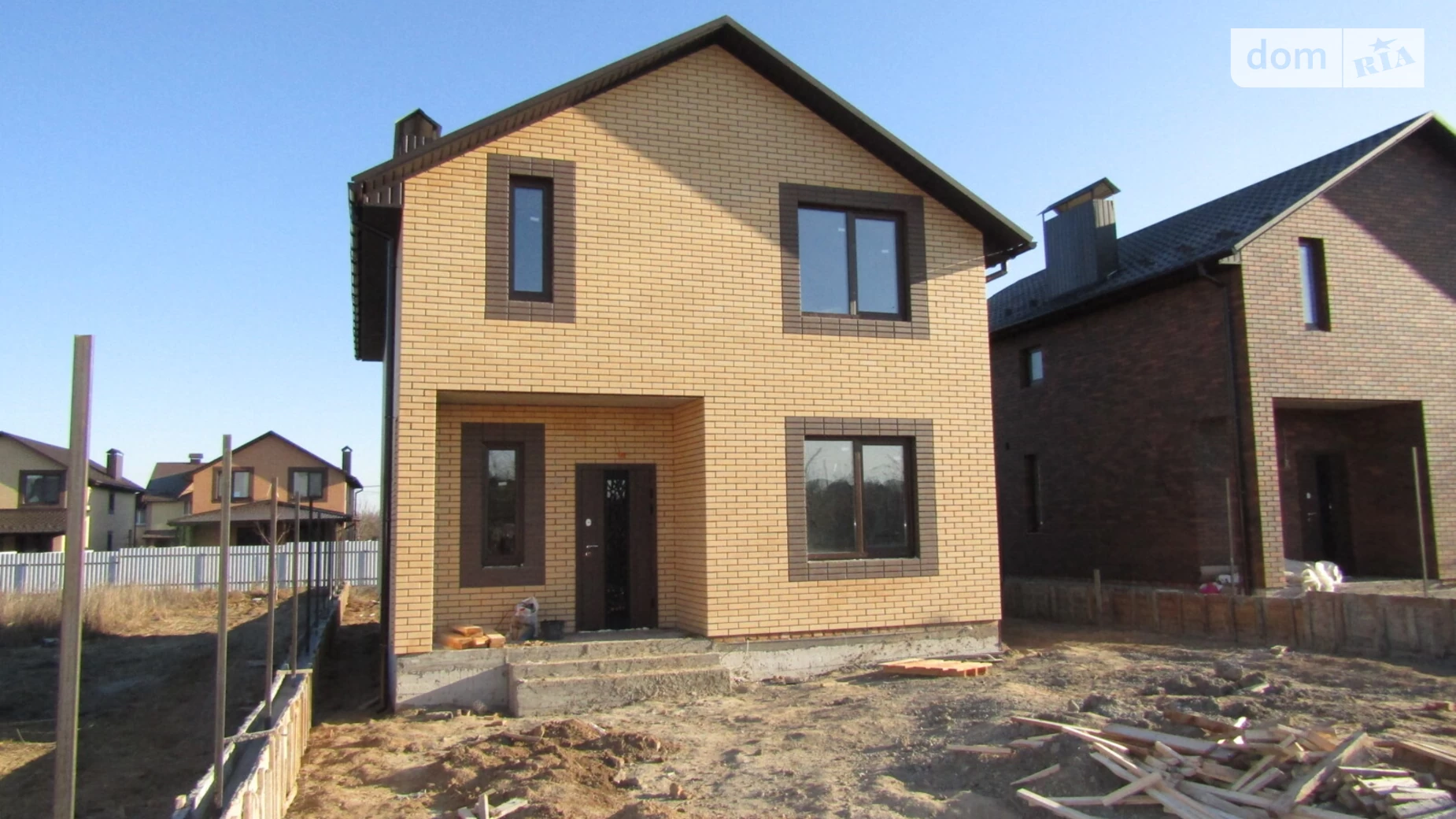 Продается дом на 2 этажа 125 кв. м с подвалом, цена: 92000 $ - фото 2