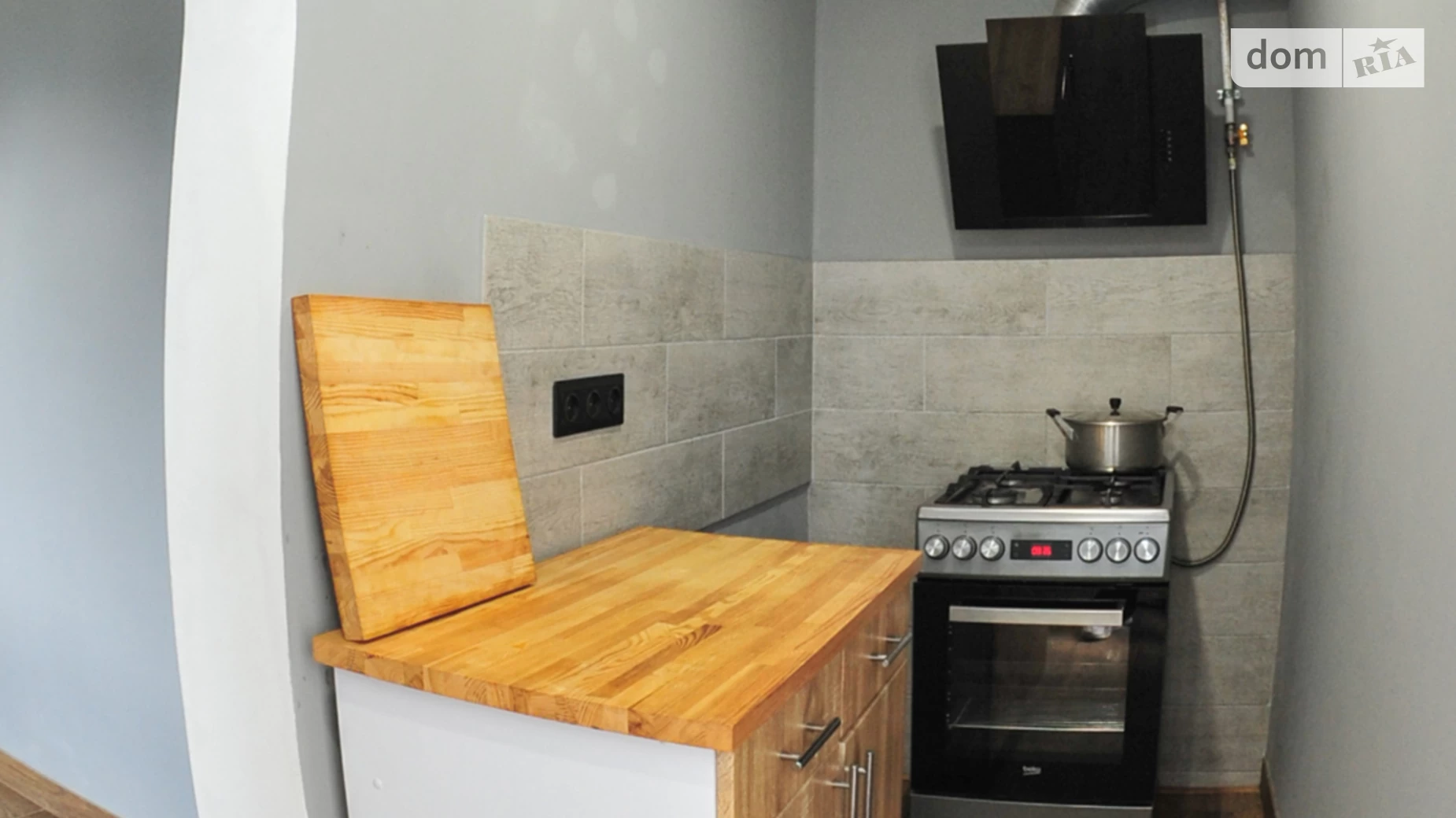 Продается дом на 2 этажа 200 кв. м с камином, цена: 90000 $ - фото 2