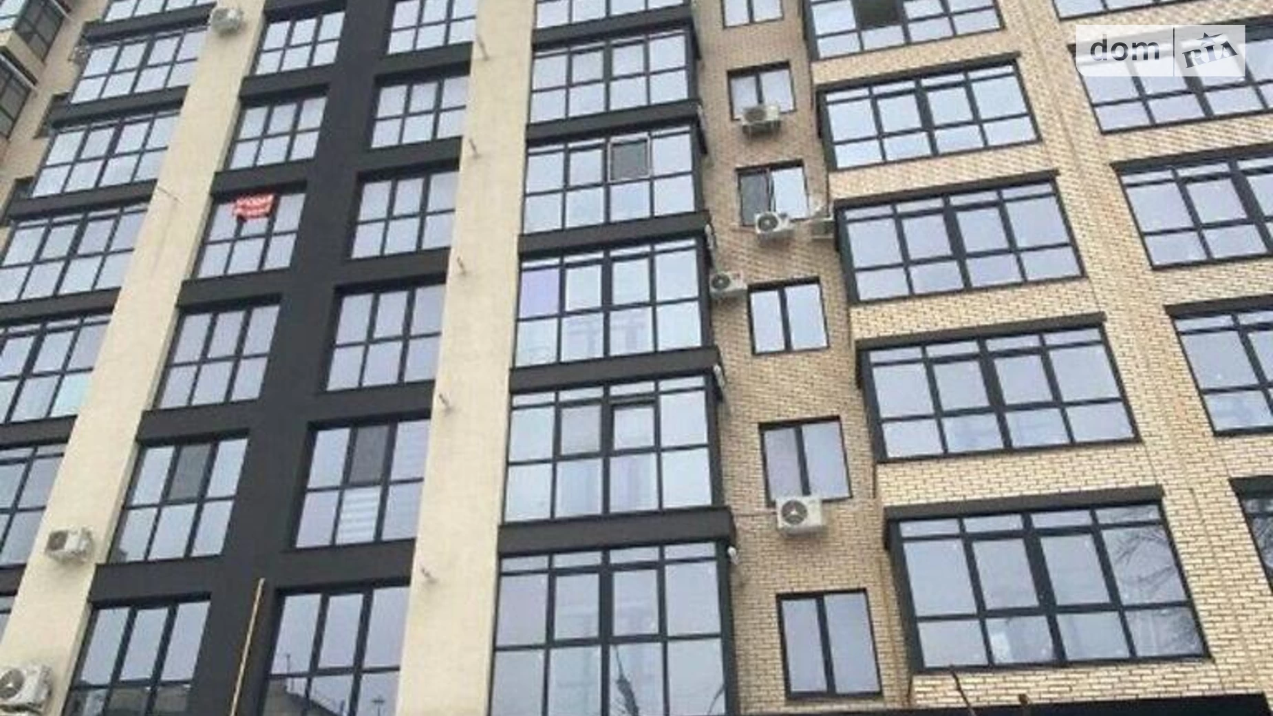 Продается 1-комнатная квартира 52 кв. м в Полтаве, ул. Олександра Оксанченка(Степного Фронта), 6