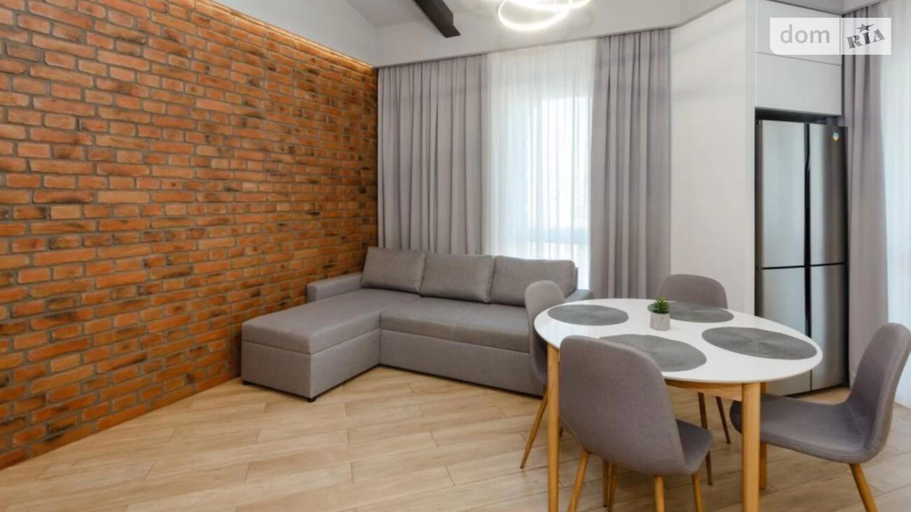 Продается 2-комнатная квартира 100 кв. м в Киеве, ул. Академика Заболотного, 148