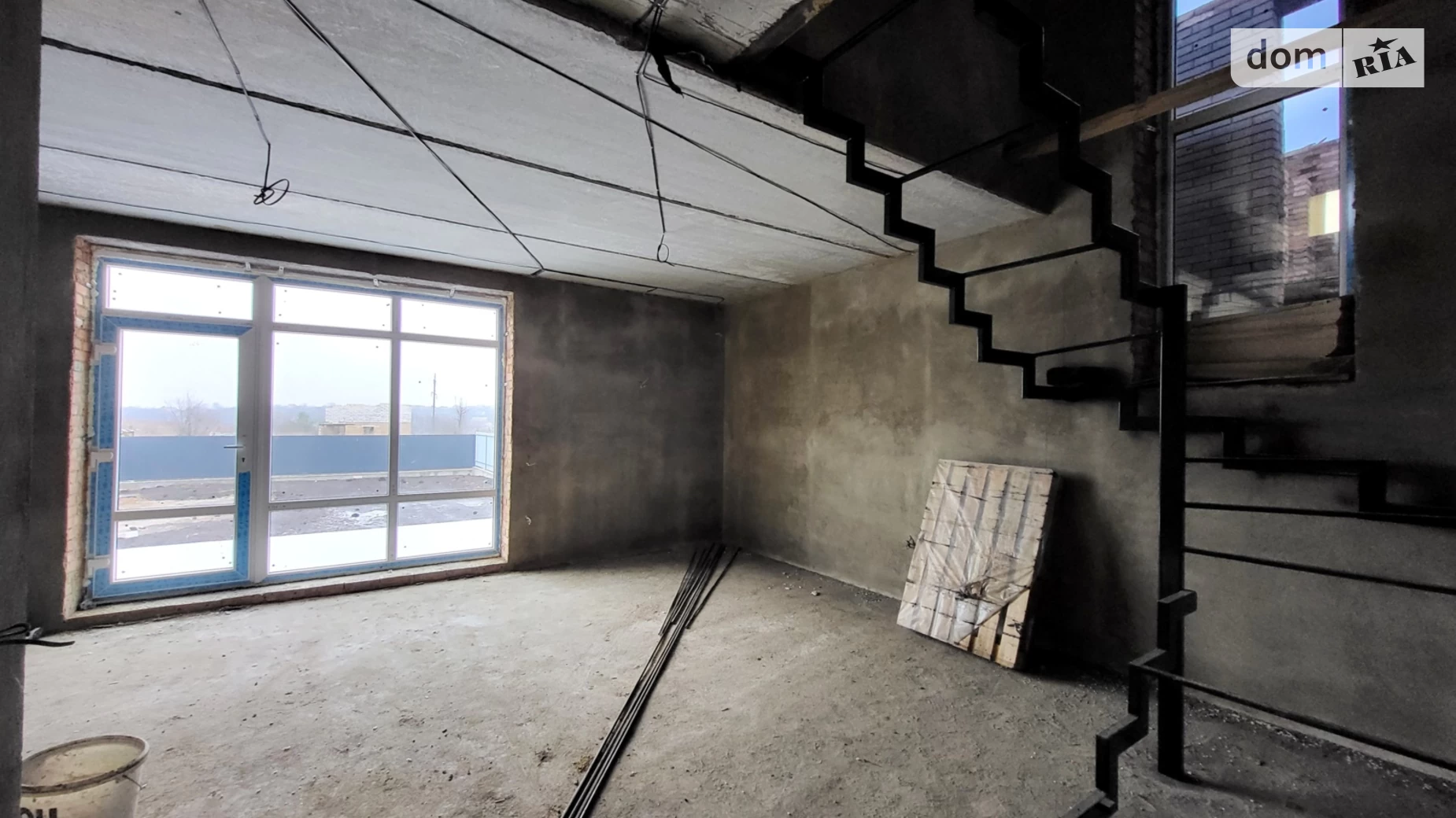 Продается дом на 2 этажа 120 кв. м с бассейном, цена: 78000 $ - фото 2