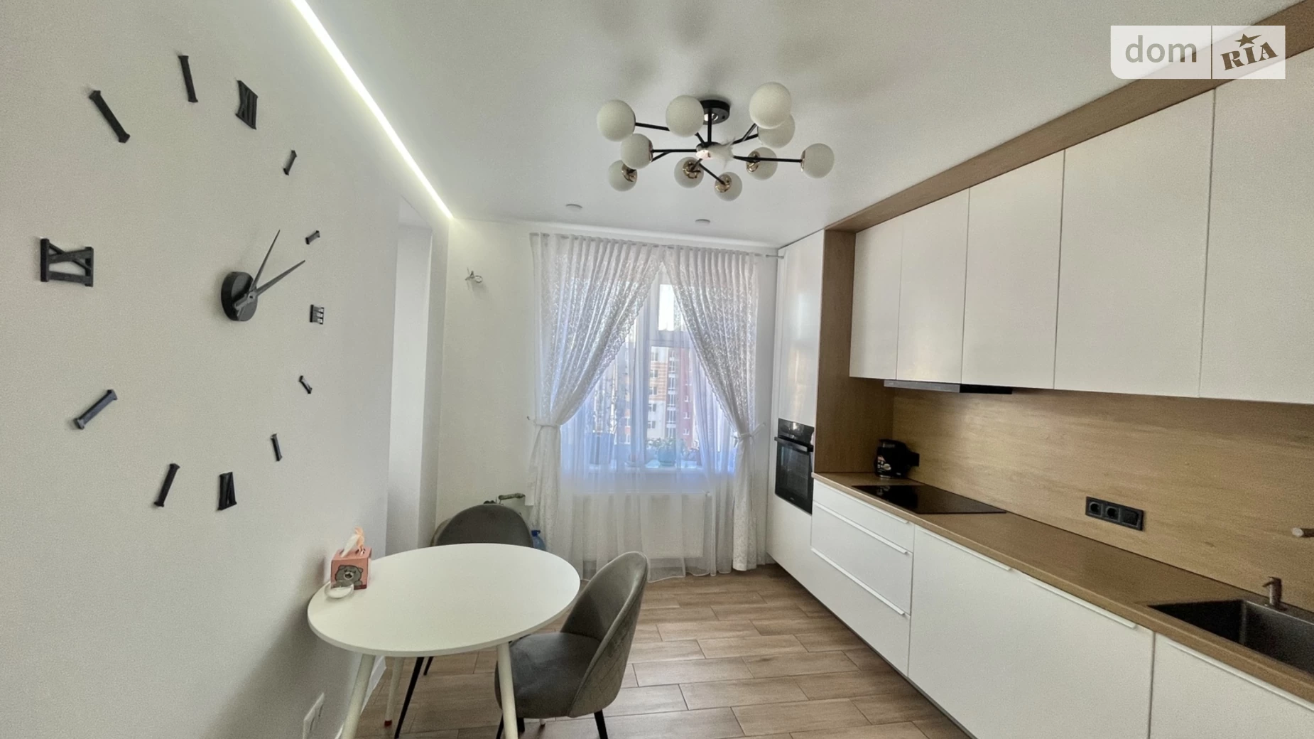 Продается 3-комнатная квартира 126 кв. м в Хмельницком