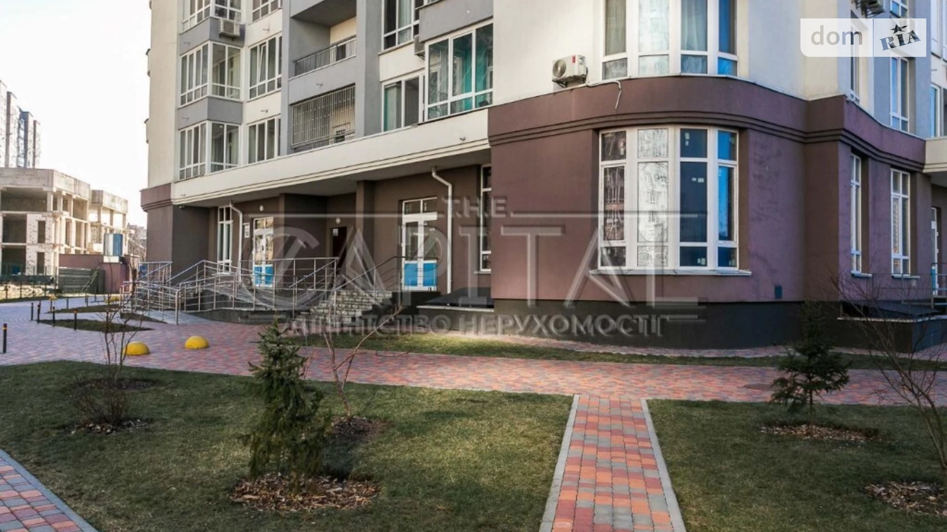 Продается 1-комнатная квартира 137 кв. м в Киеве, ул. Каховская, 60
