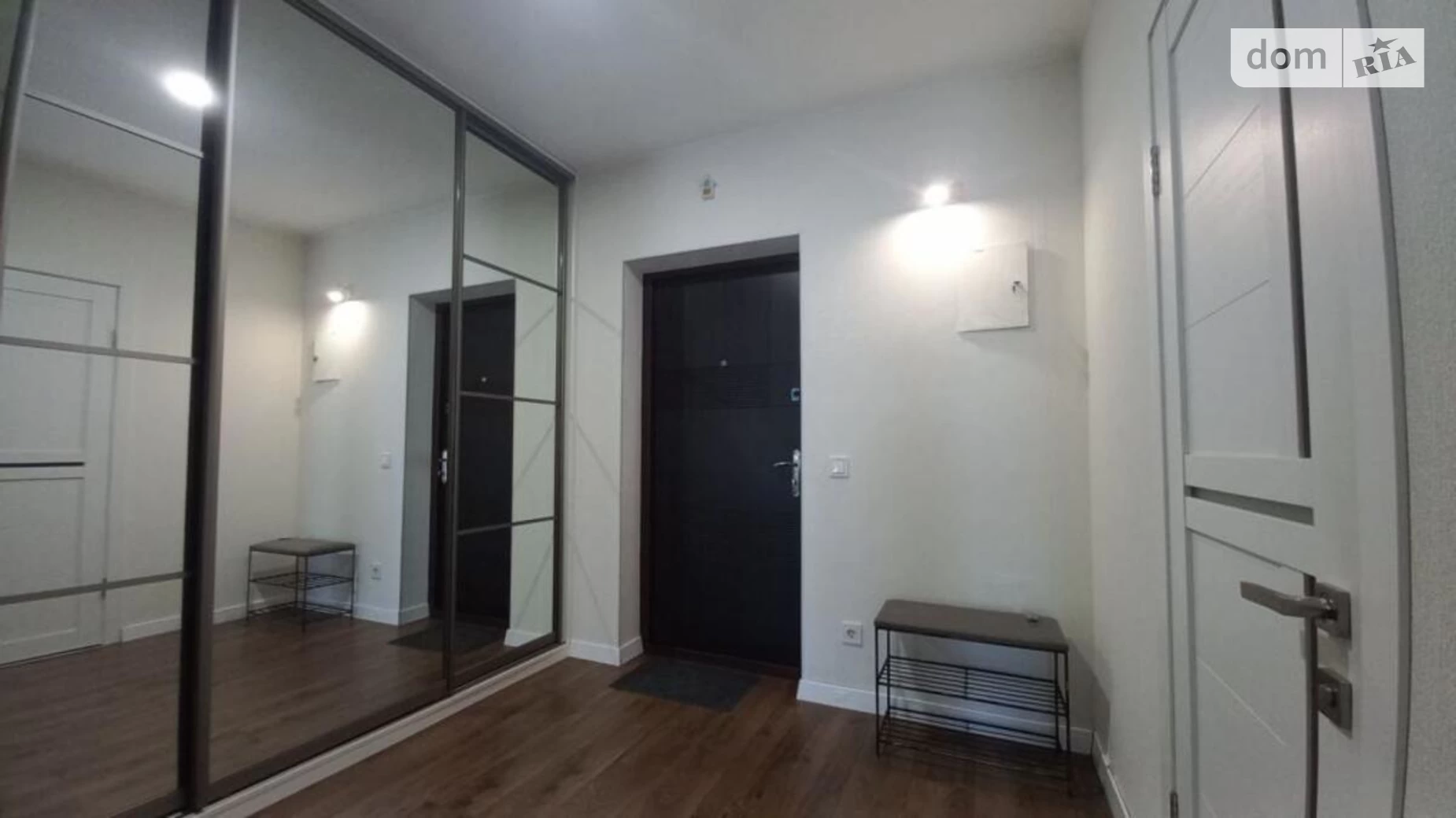 Продается 1-комнатная квартира 43 кв. м в Киеве, ул. Семьи Кульженков, 31А - фото 2